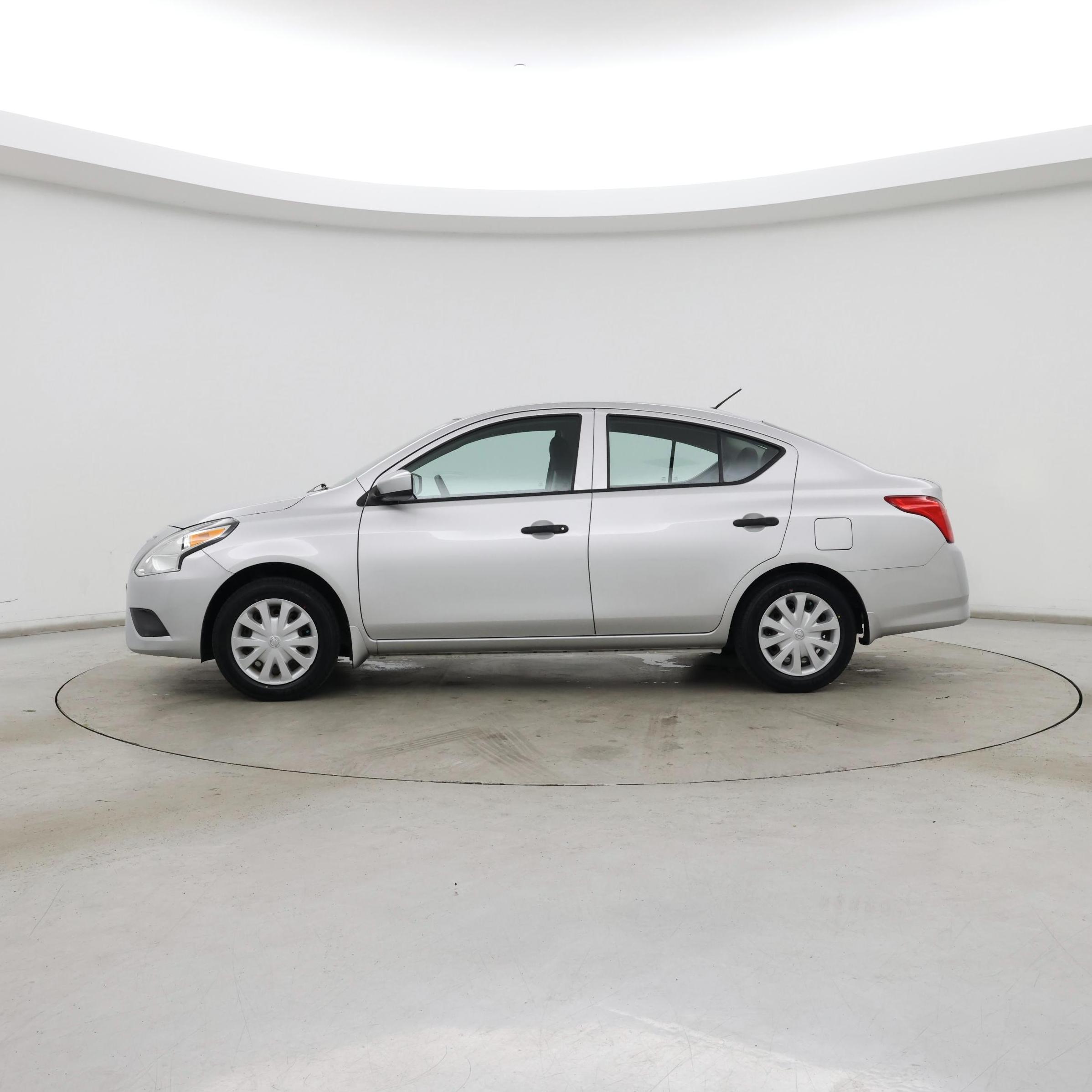 Thumbnail: 2018 Nissan Versa - 3