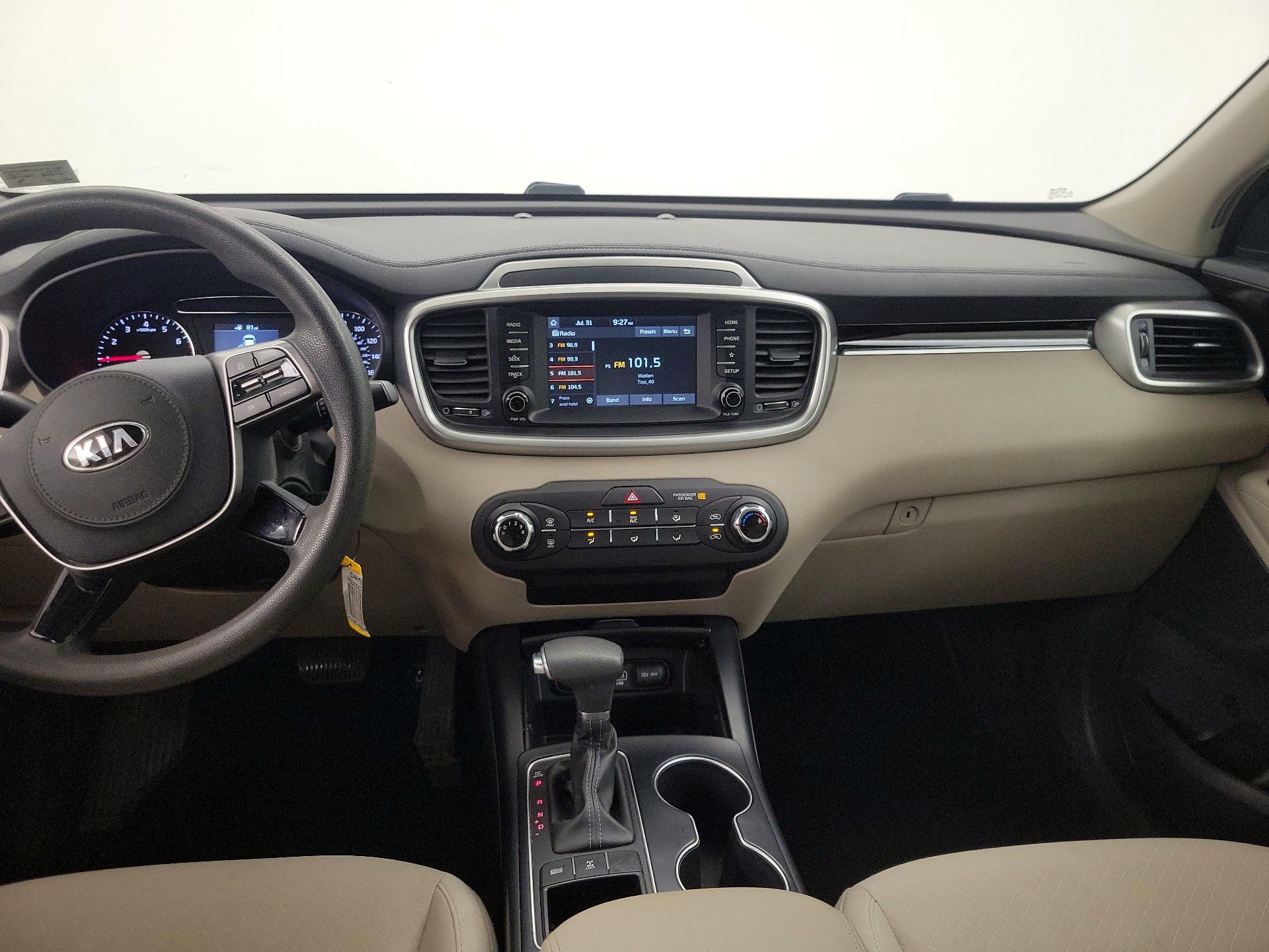 Thumbnail: 2019 Kia Sorento - 9