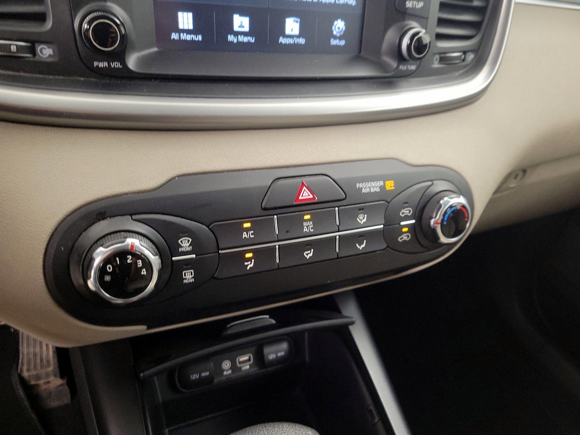 Thumbnail: 2019 Kia Sorento - 16