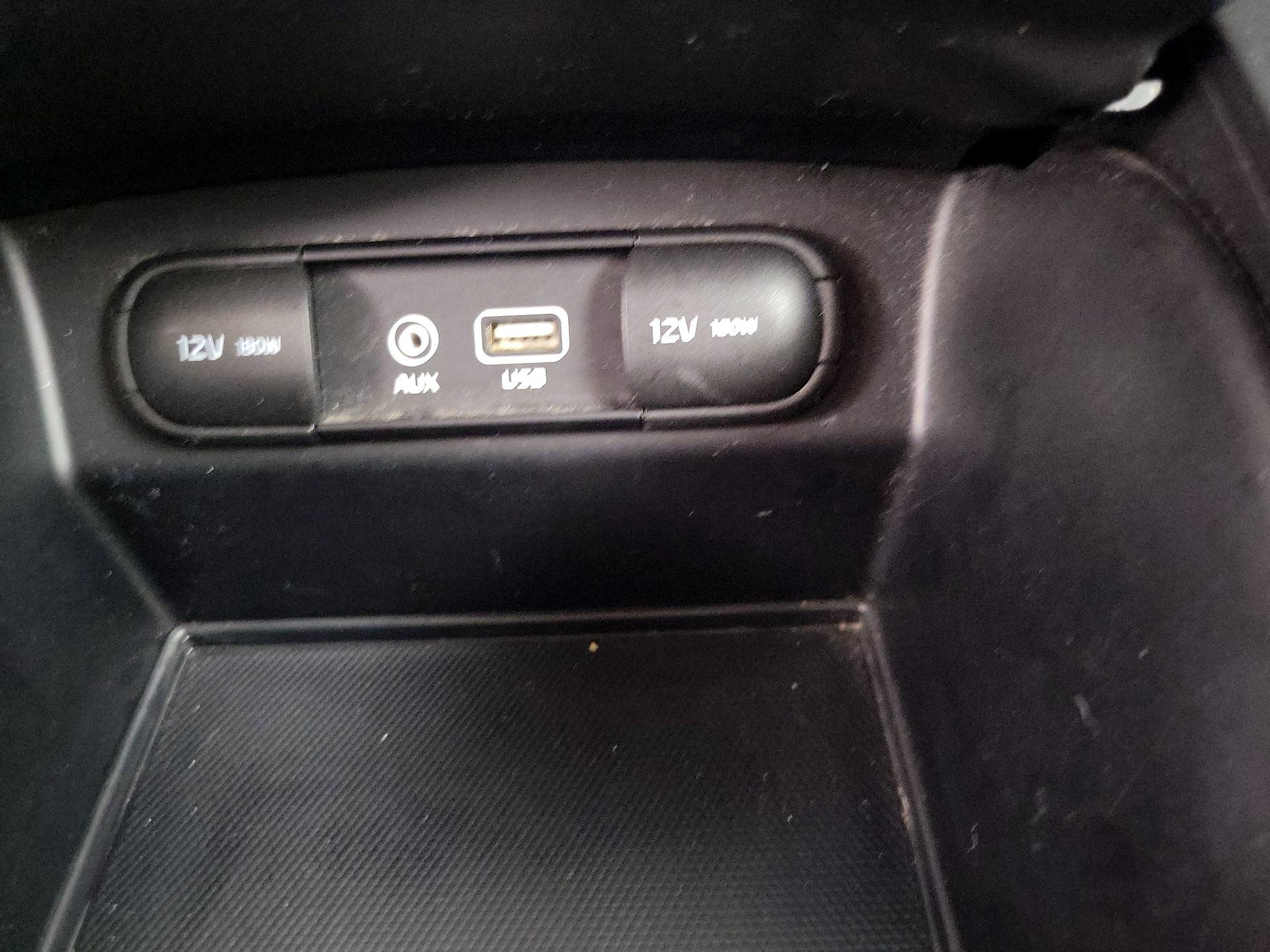 Thumbnail: 2019 Kia Sorento - 18