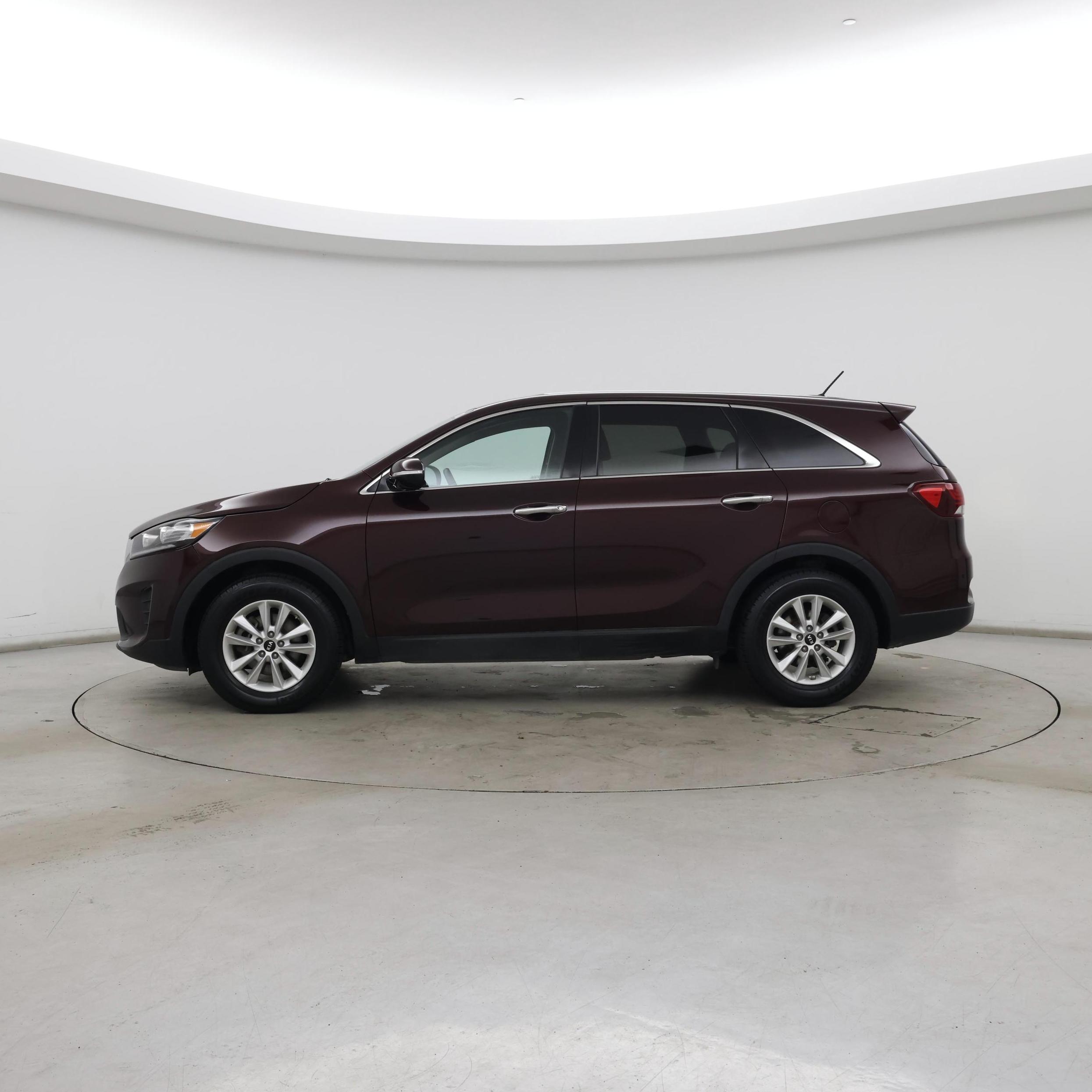 Thumbnail: 2019 Kia Sorento - 3