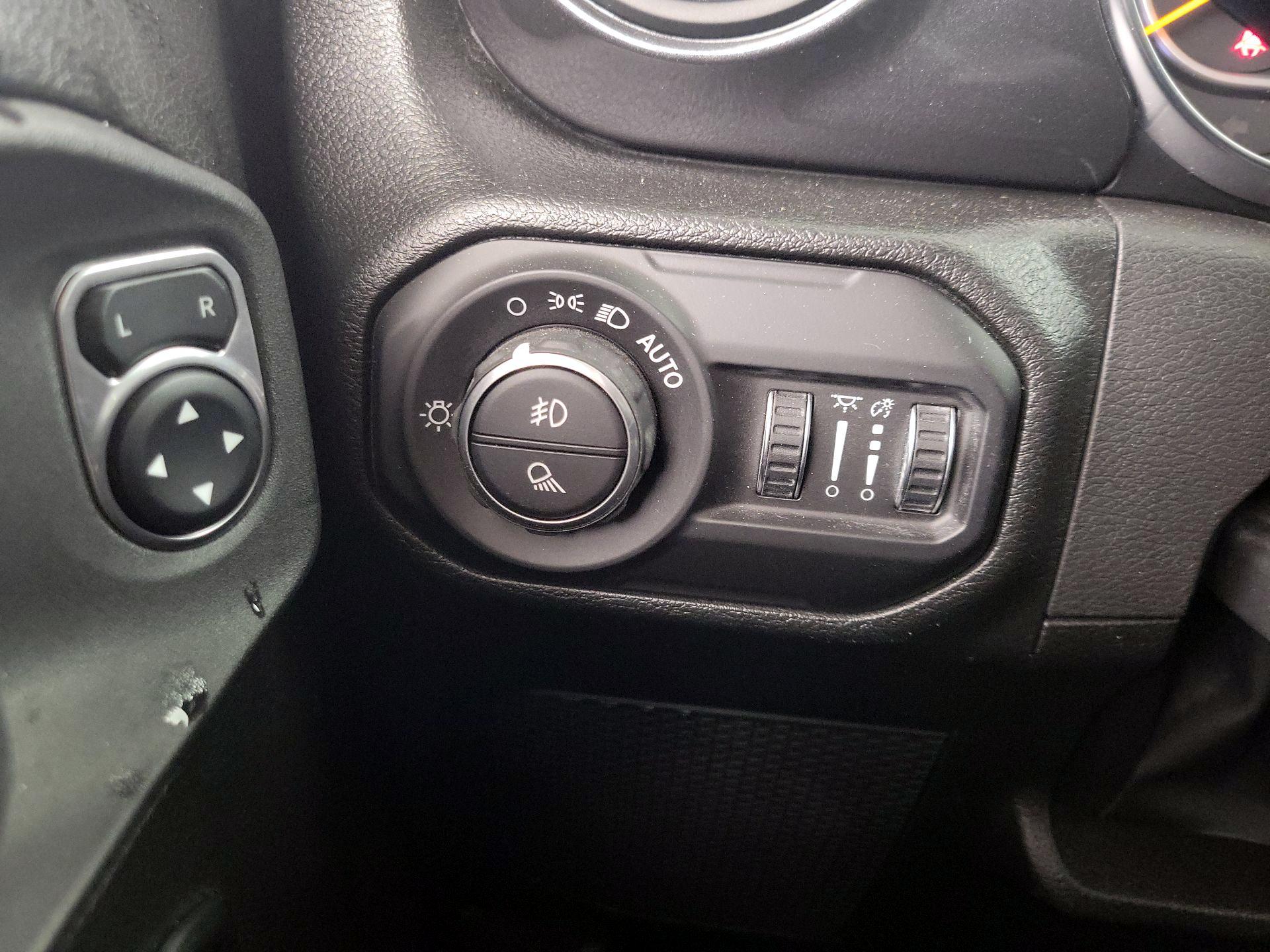 Thumbnail: 2022 Jeep Gladiator - 13