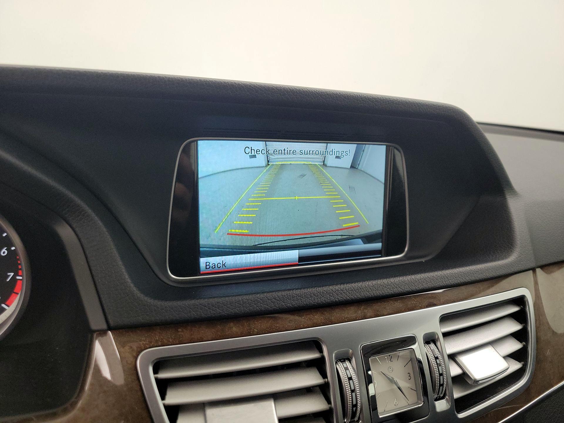 Thumbnail: 2014 Mercedes-Benz E-Class - 15