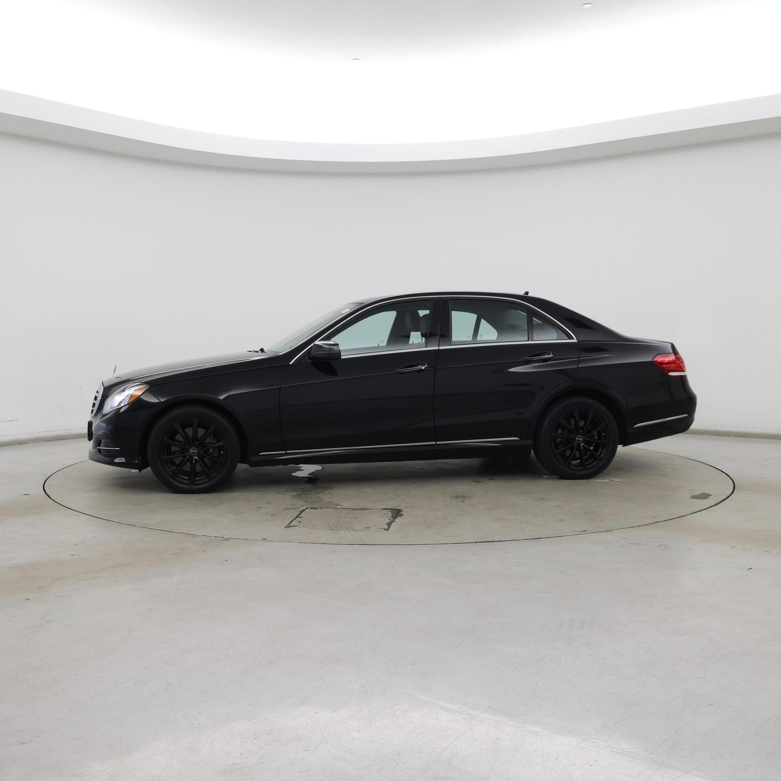 Thumbnail: 2014 Mercedes-Benz E-Class - 3