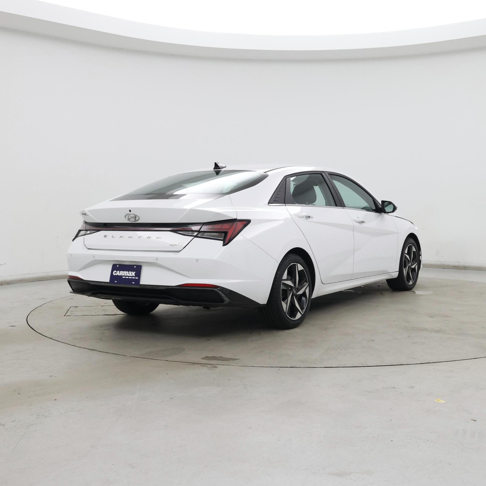Thumbnail: 2022 Hyundai Elantra - 8