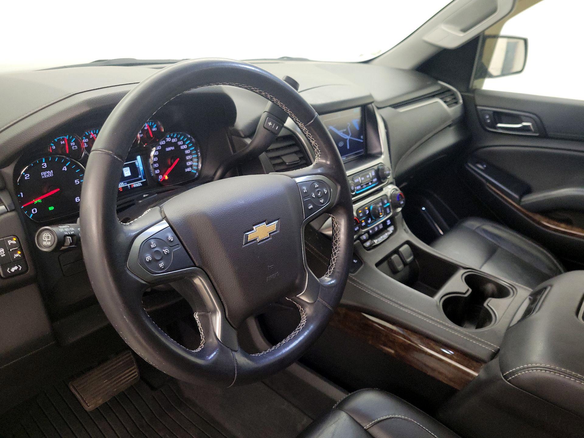 Thumbnail: 2019 Chevrolet Suburban - 9