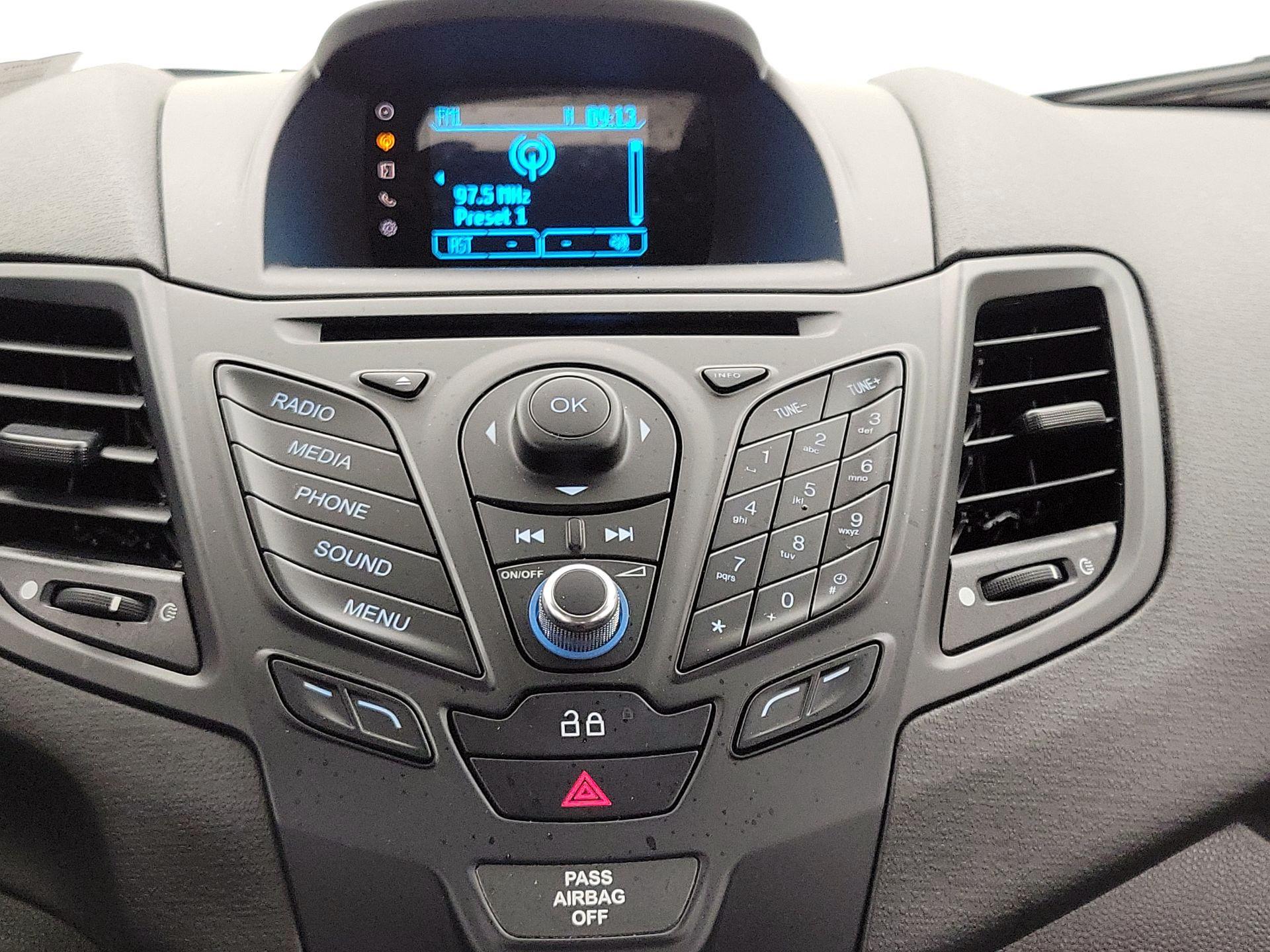 Thumbnail: 2014 Ford Fiesta - 14