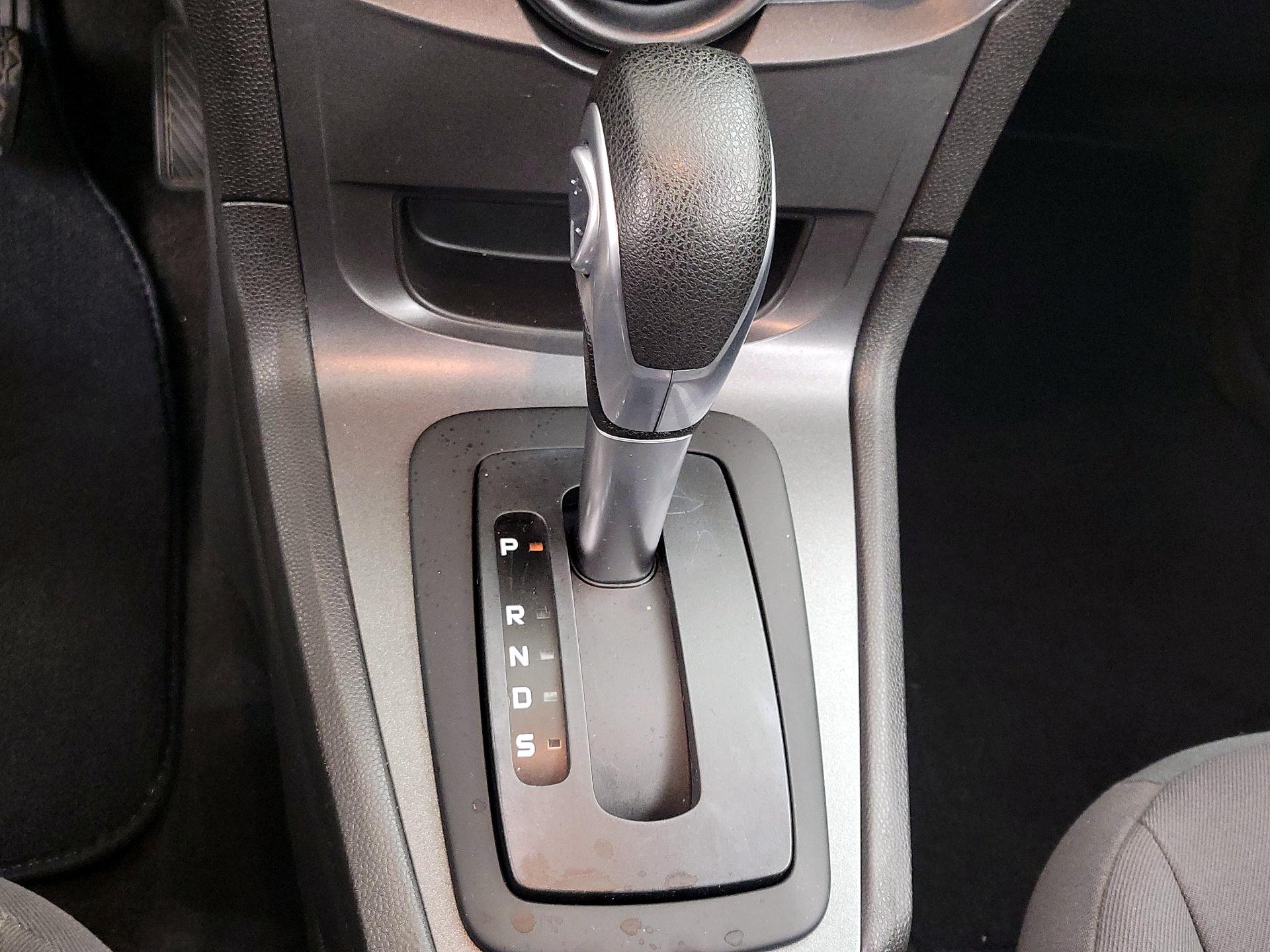 Thumbnail: 2014 Ford Fiesta - 16