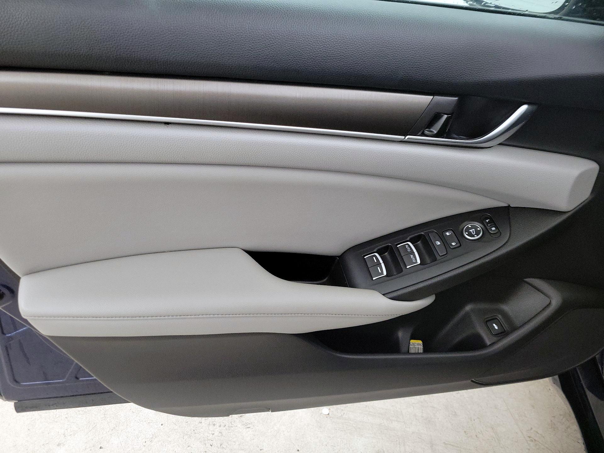 Thumbnail: 2019 Honda Accord - 12