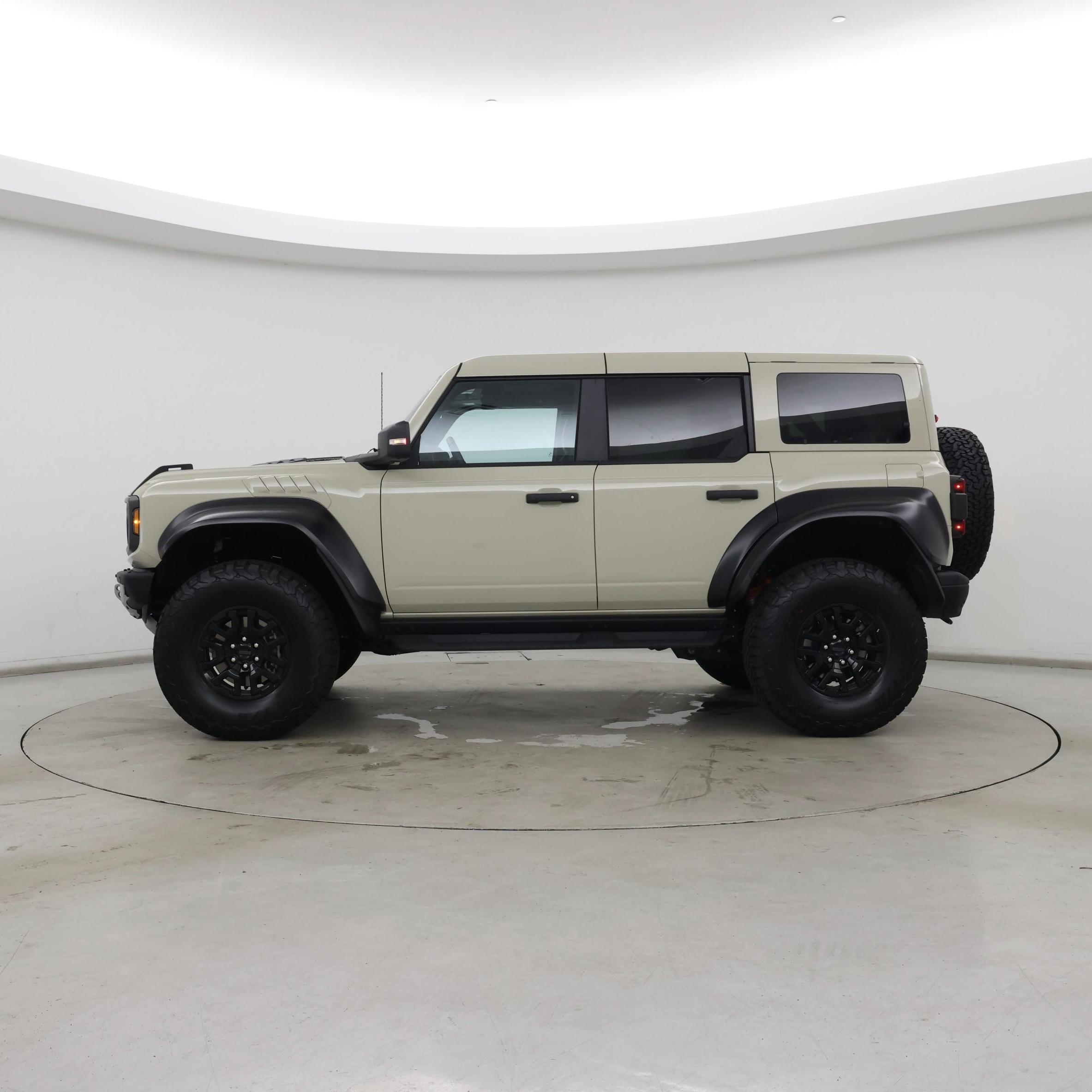Thumbnail: 2025 Ford Bronco - 3