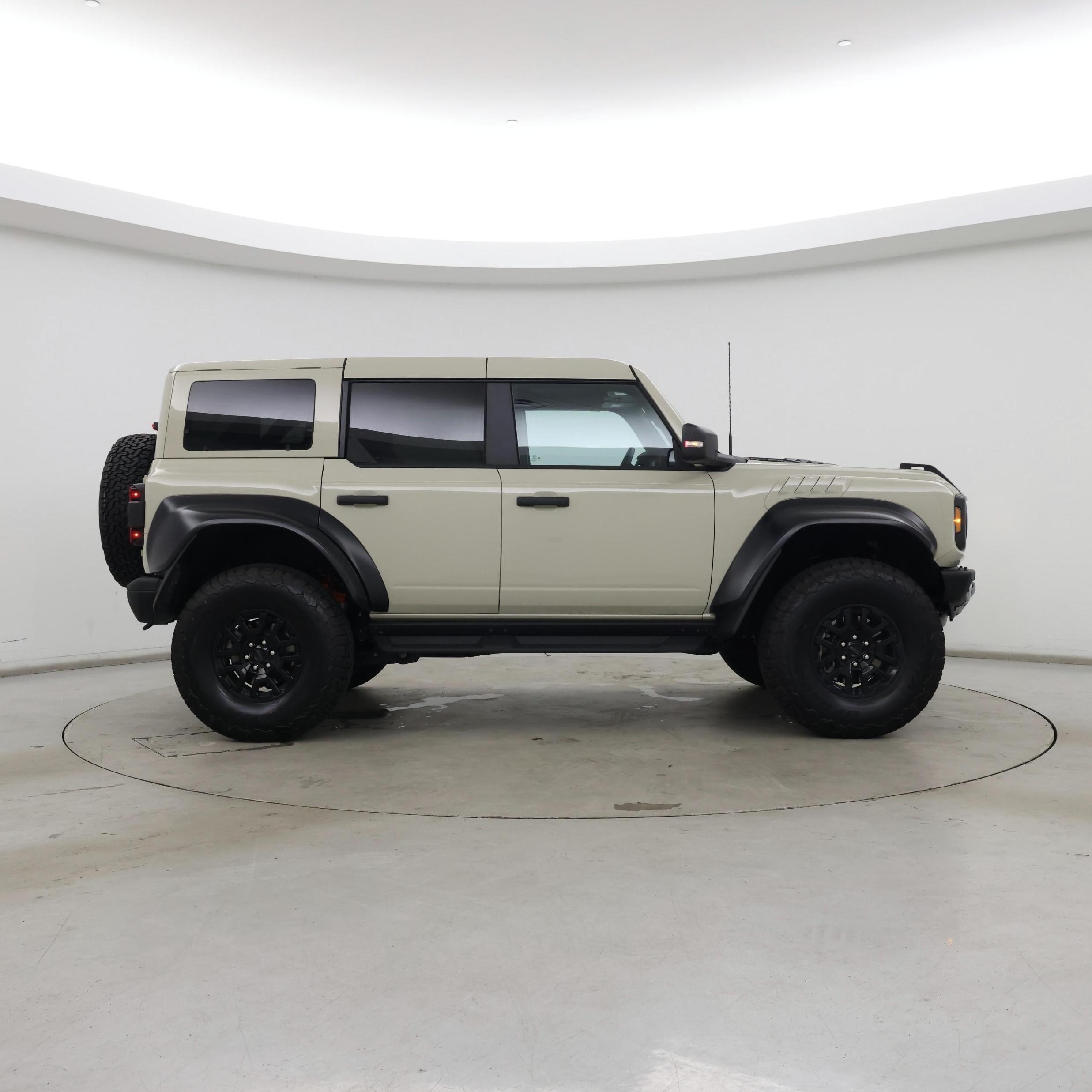 Thumbnail: 2025 Ford Bronco - 7