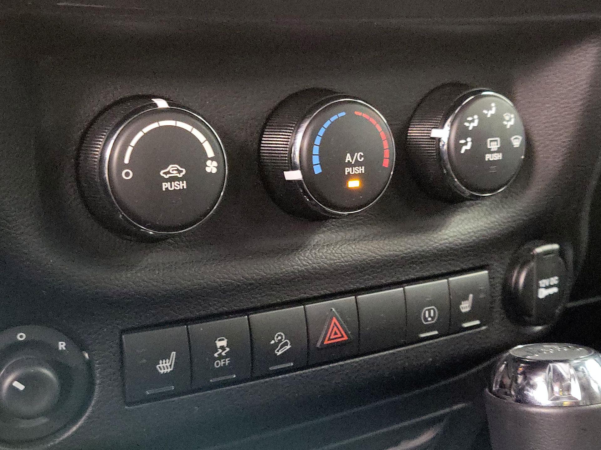 Thumbnail: 2017 Jeep Wrangler - 15