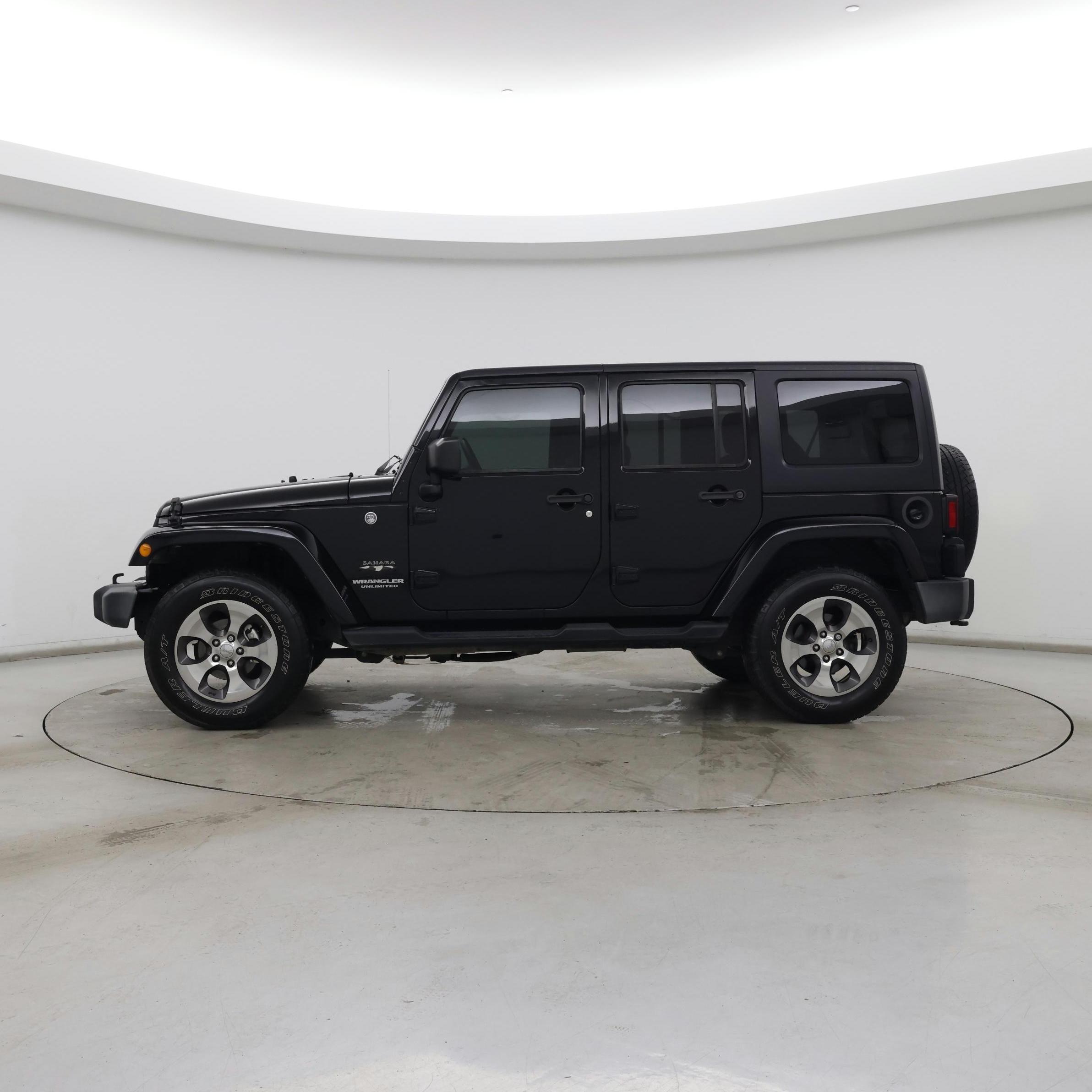 Thumbnail: 2017 Jeep Wrangler - 3