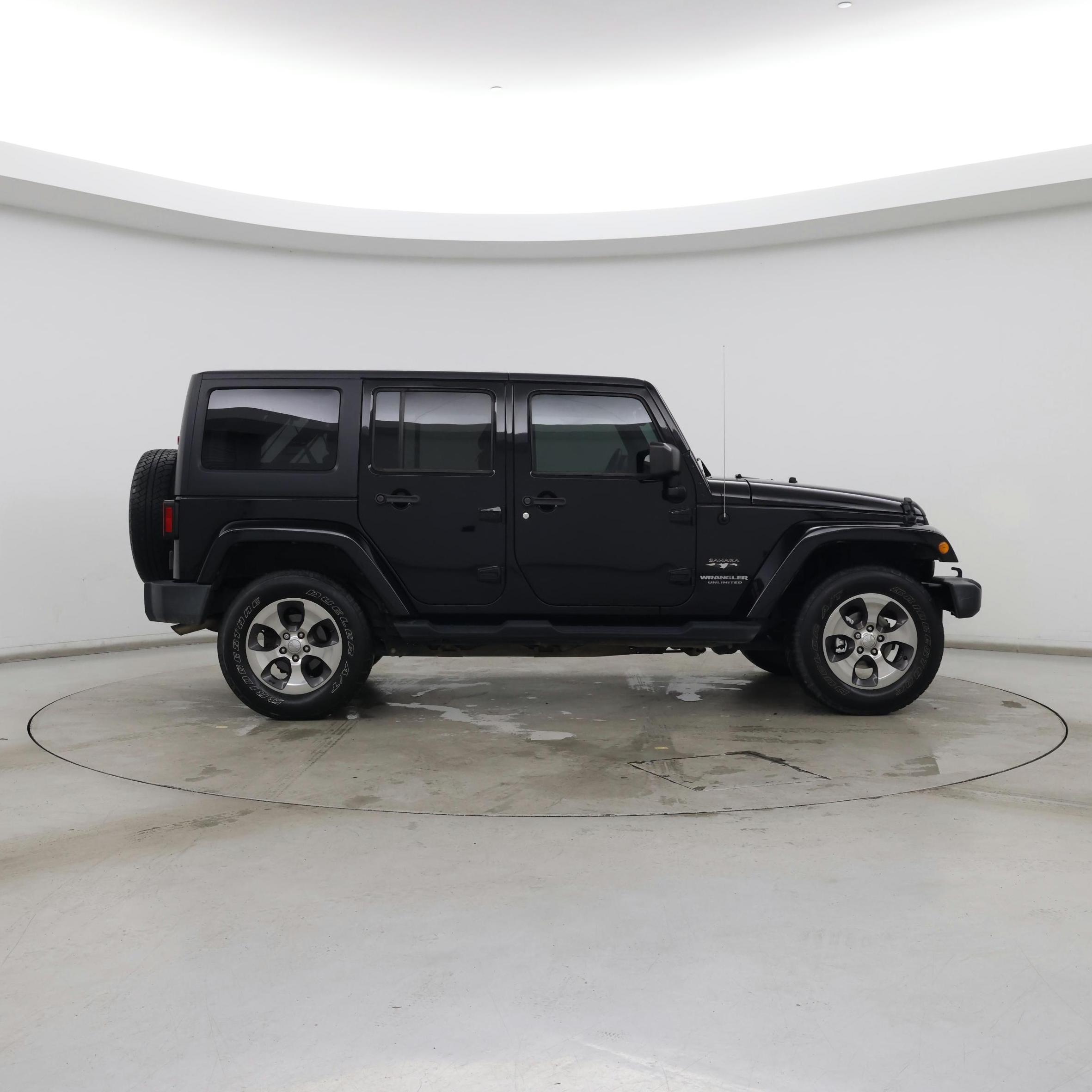Thumbnail: 2017 Jeep Wrangler - 7