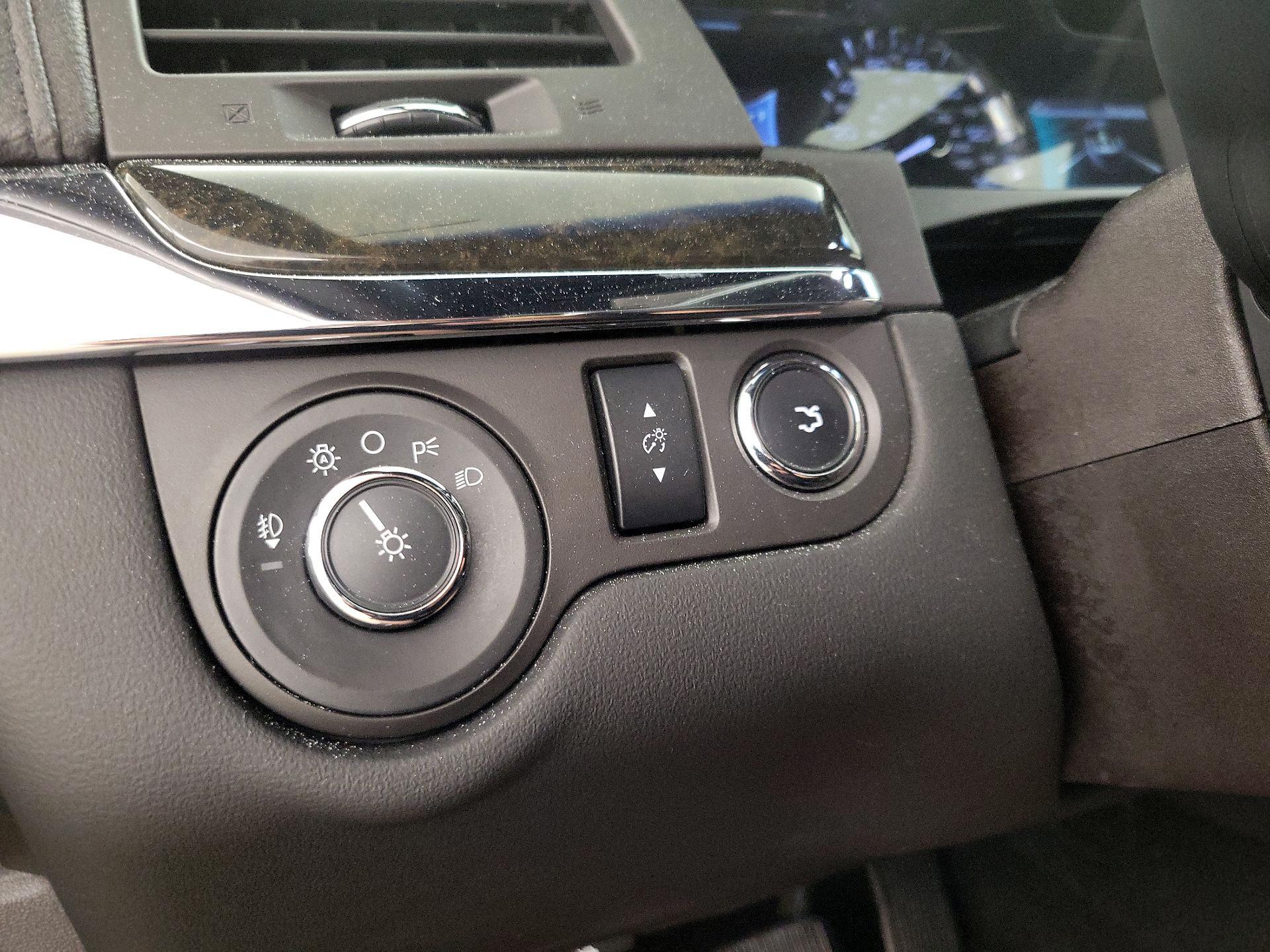 Thumbnail: 2015 Lincoln MKS - 13