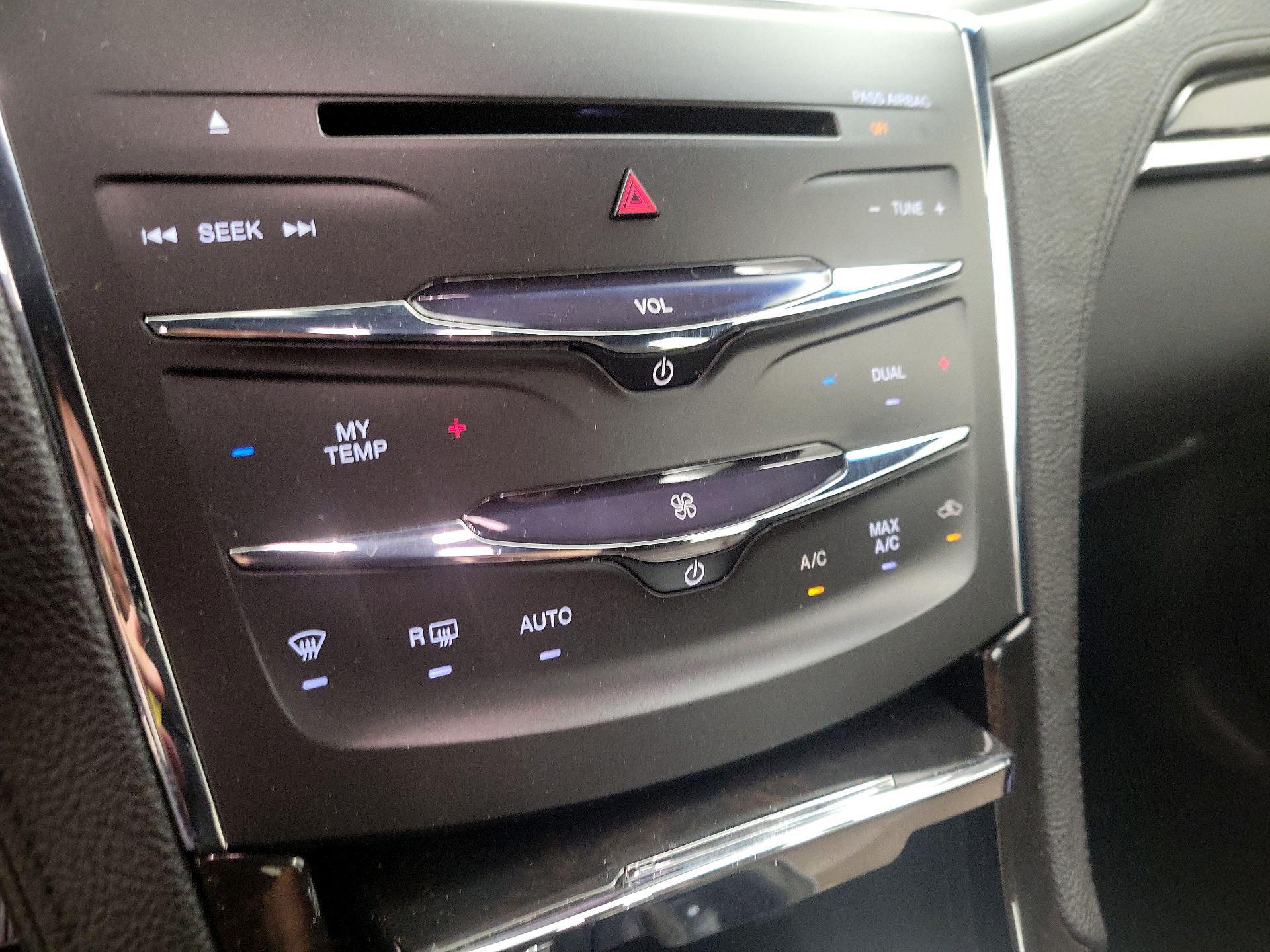Thumbnail: 2015 Lincoln MKS - 17