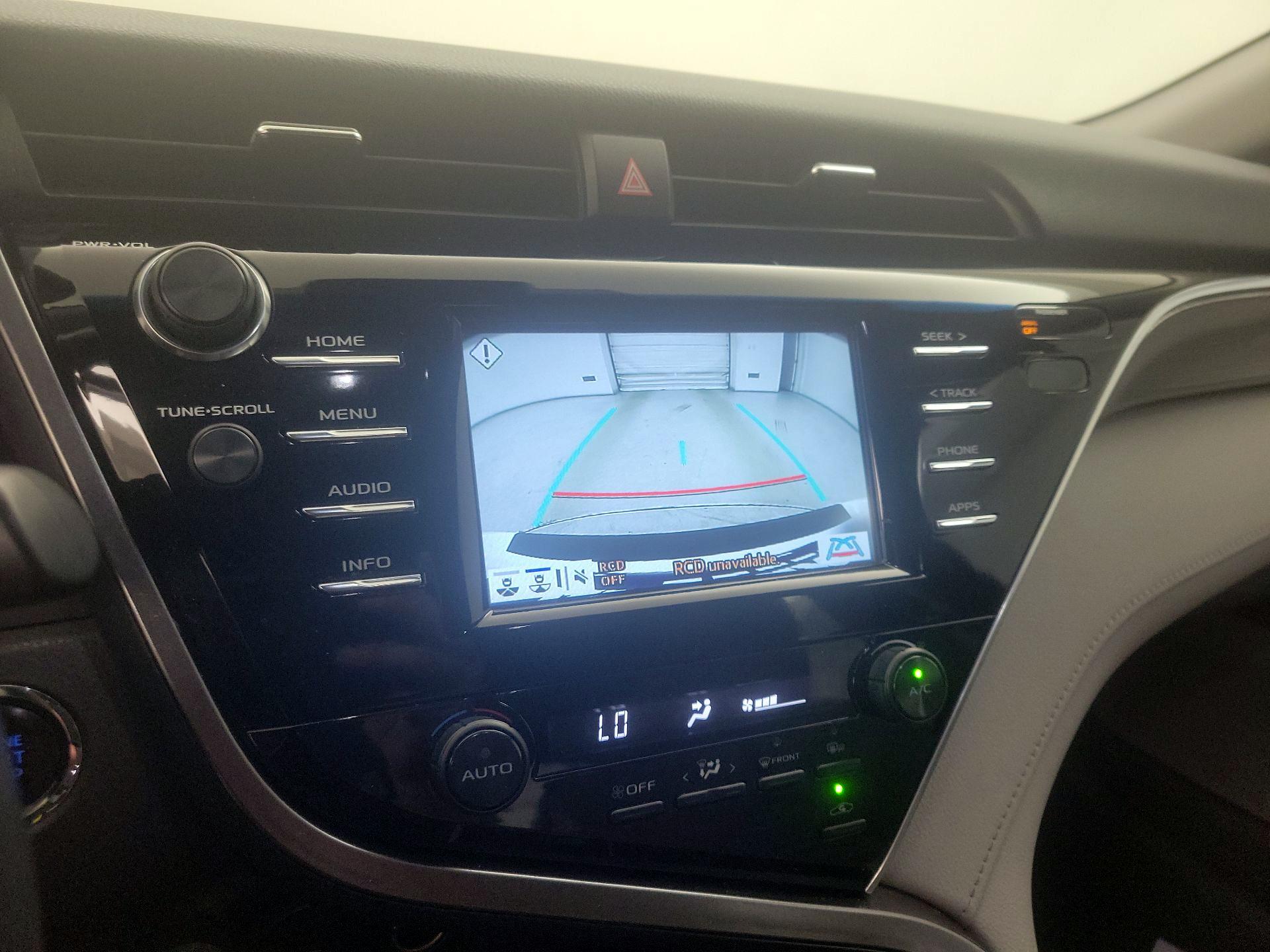 Thumbnail: 2018 Toyota Camry - 14
