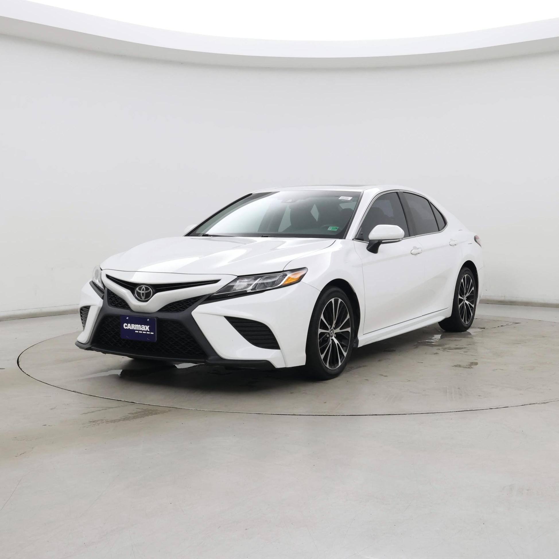 Thumbnail: 2018 Toyota Camry - 4