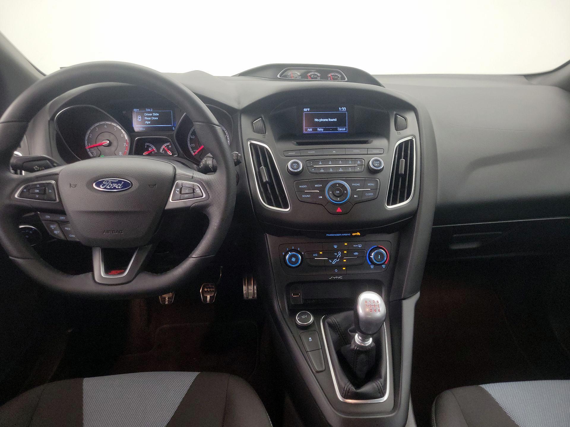 Thumbnail: 2017 Ford Focus - 9