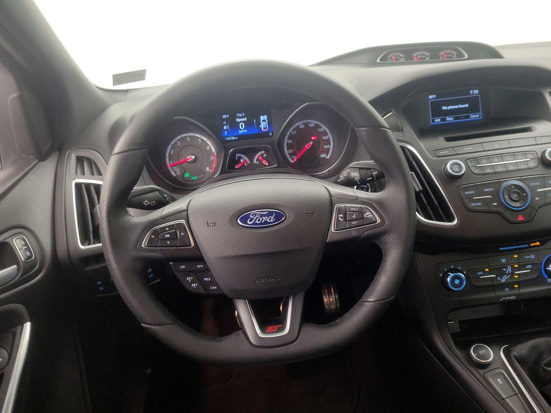 Thumbnail: 2017 Ford Focus - 10