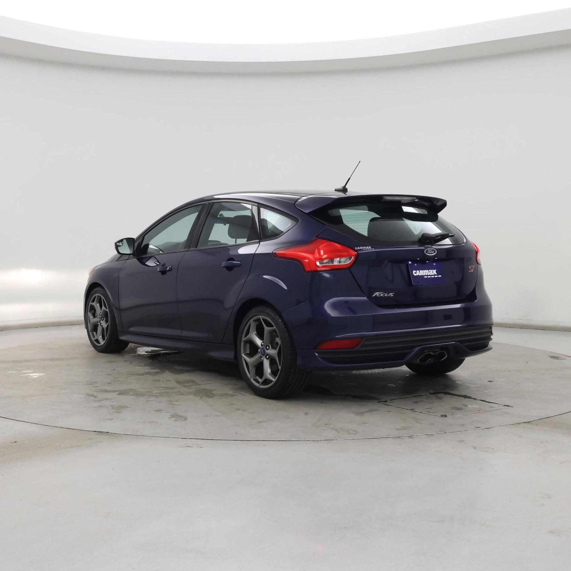 Thumbnail: 2017 Ford Focus - 2
