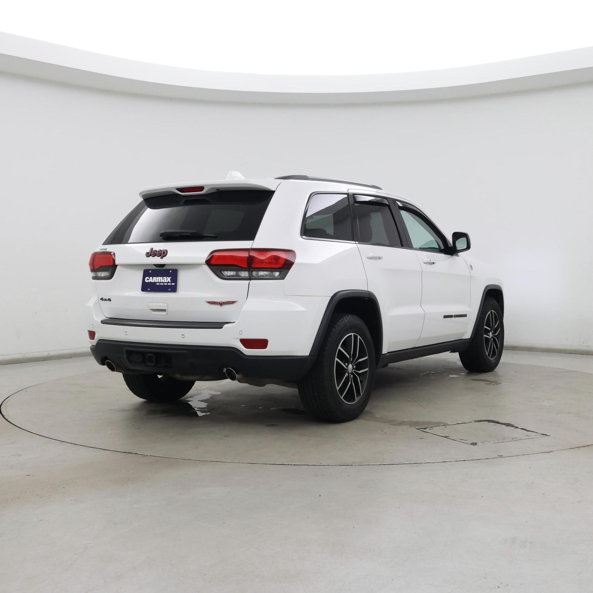 Thumbnail: 2018 Jeep Grand Cherokee - 8