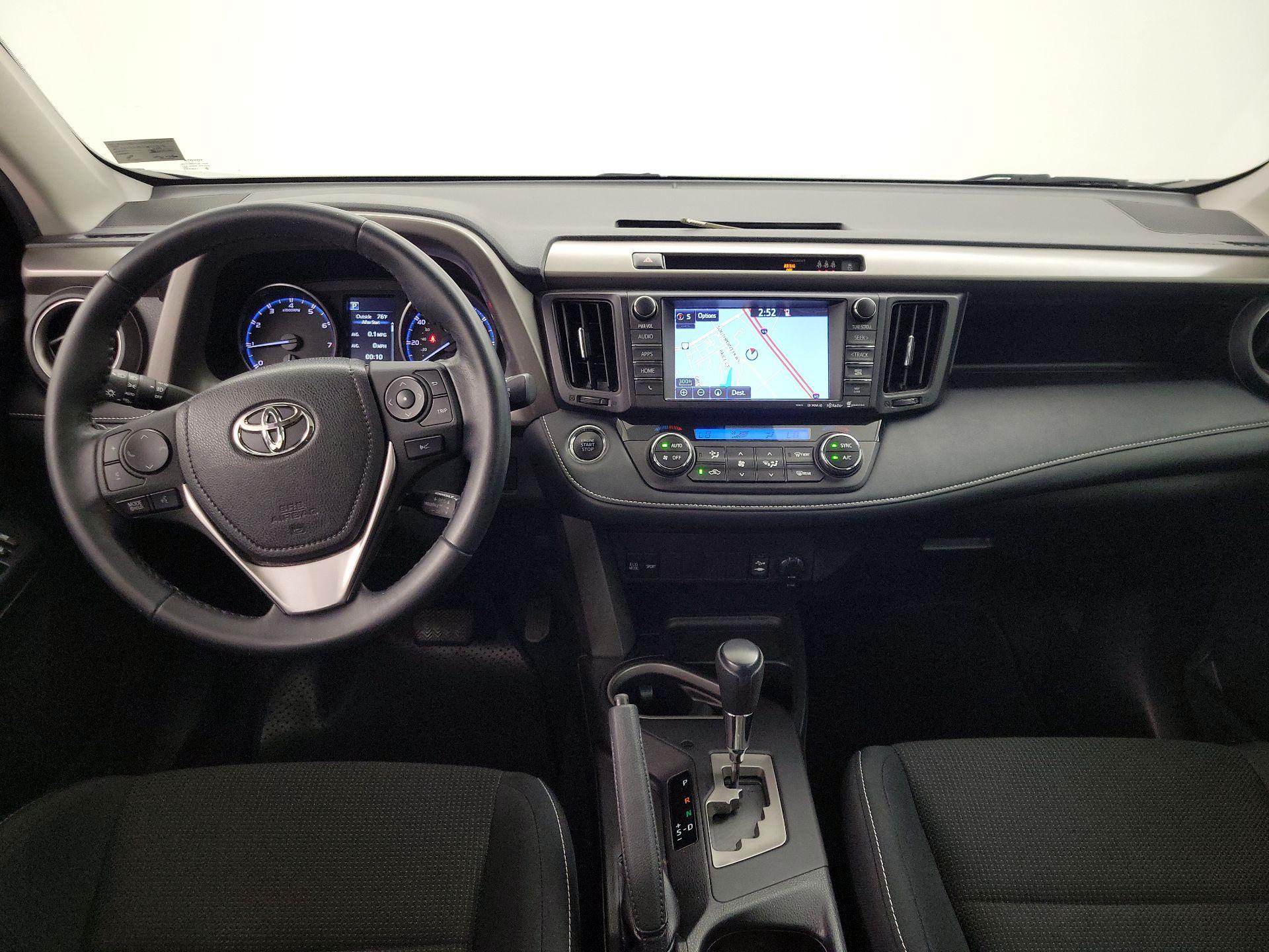 Thumbnail: 2018 Toyota RAV4 - 9