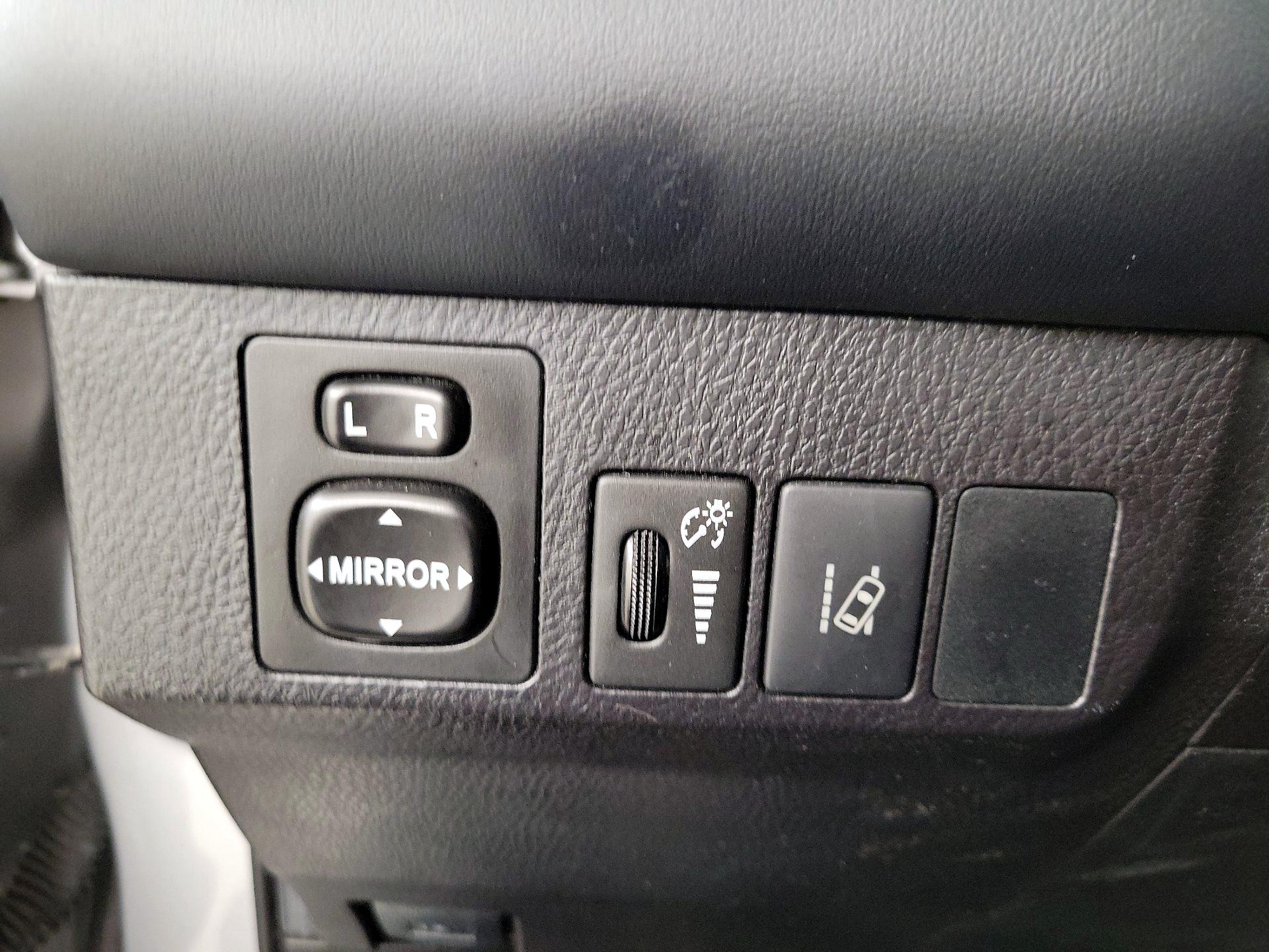 Thumbnail: 2018 Toyota RAV4 - 13