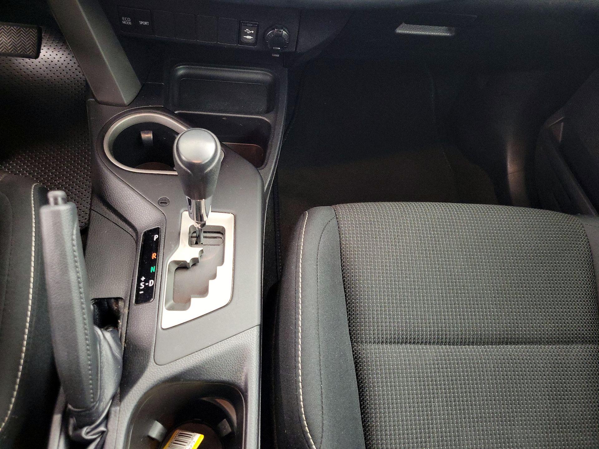 Thumbnail: 2018 Toyota RAV4 - 18