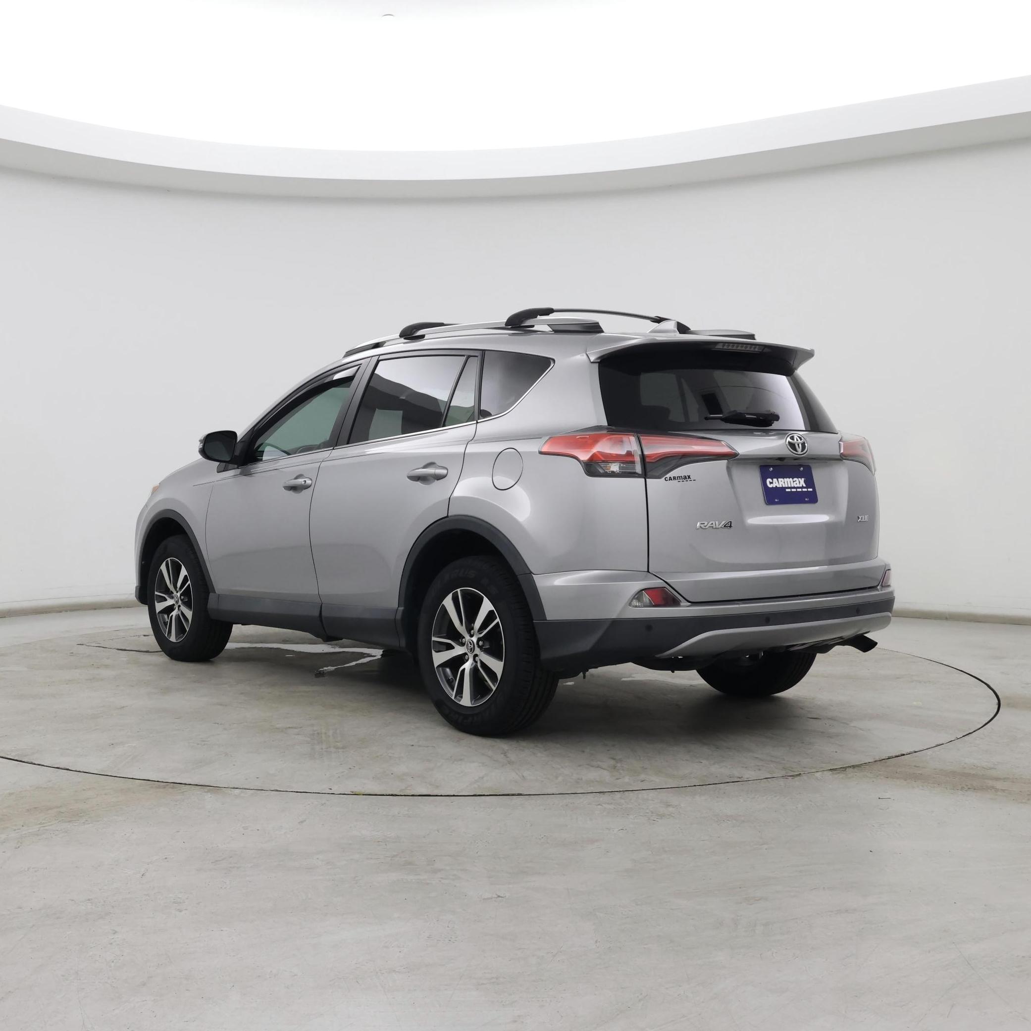 Thumbnail: 2018 Toyota RAV4 - 2