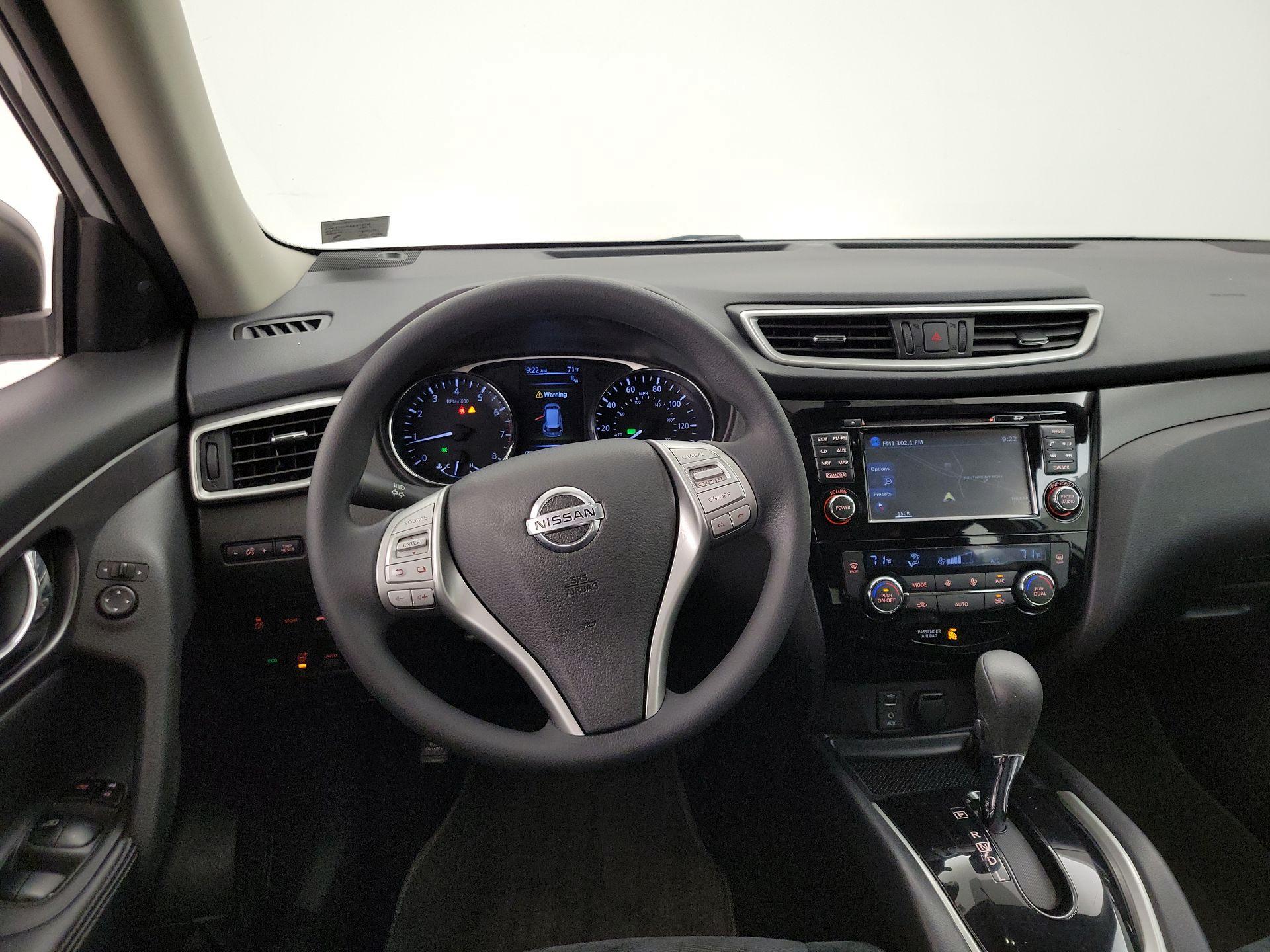 Thumbnail: 2016 Nissan Rogue - 10