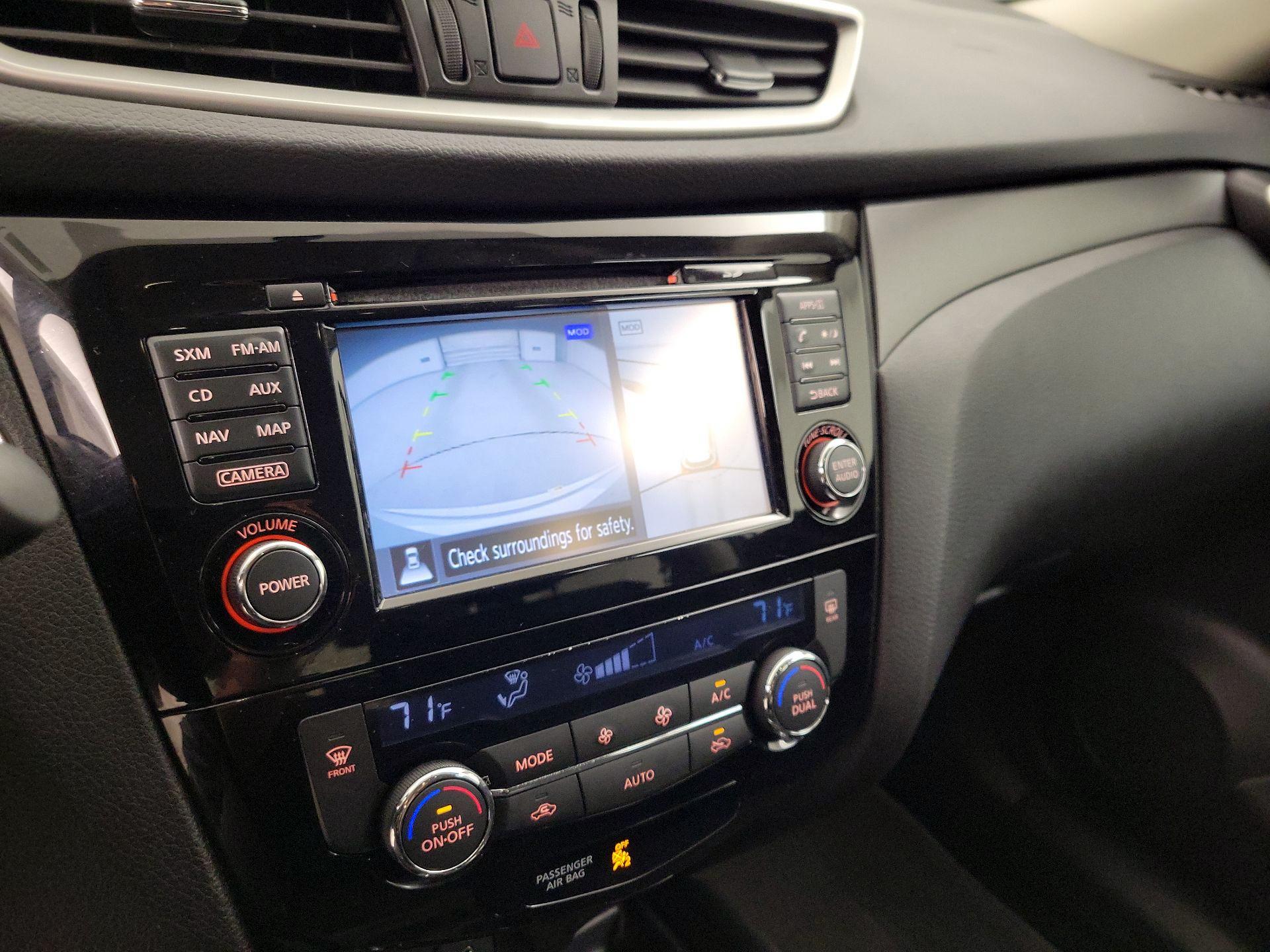 Thumbnail: 2016 Nissan Rogue - 15