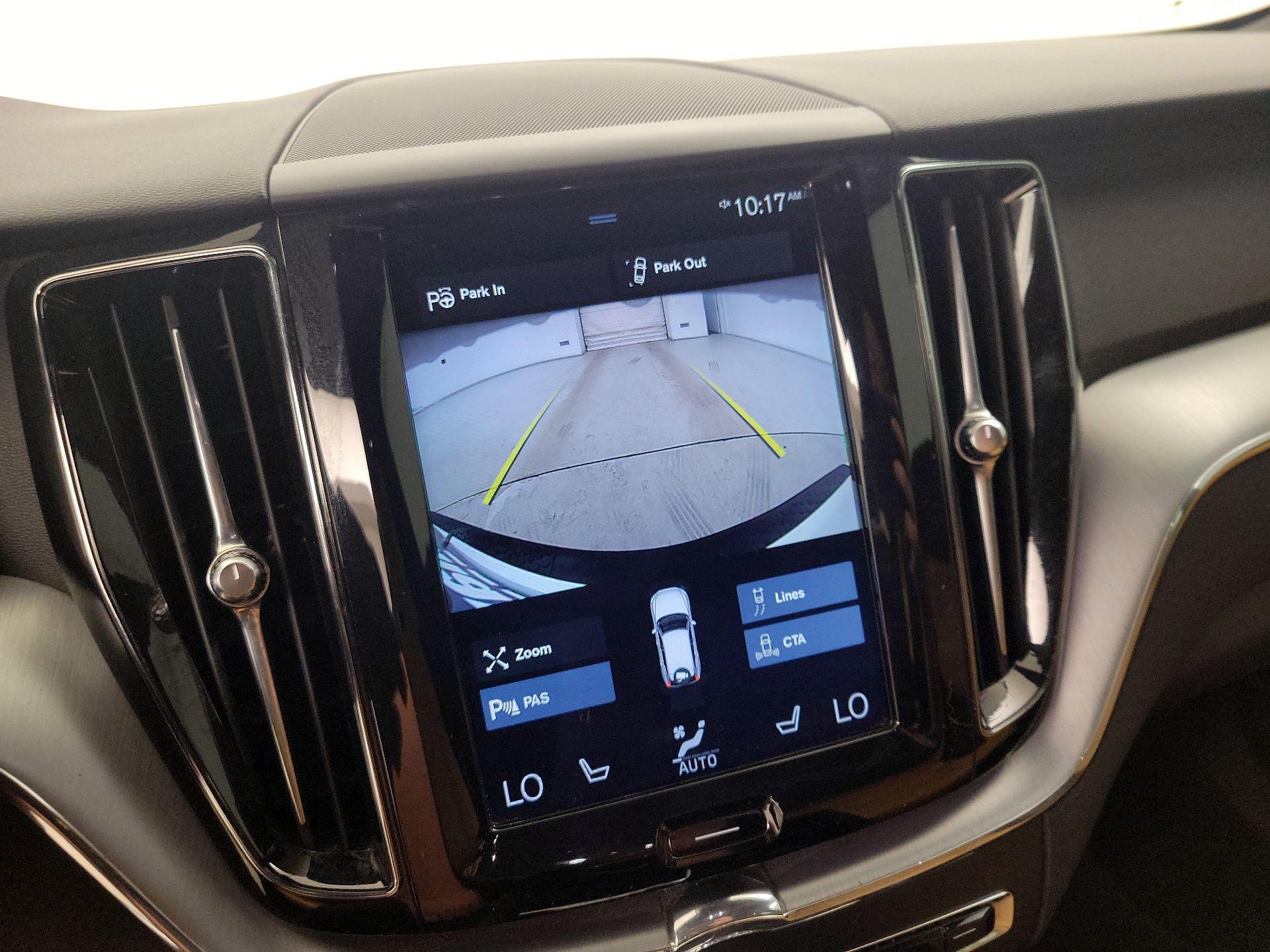 Thumbnail: 2018 Volvo XC60 - 14