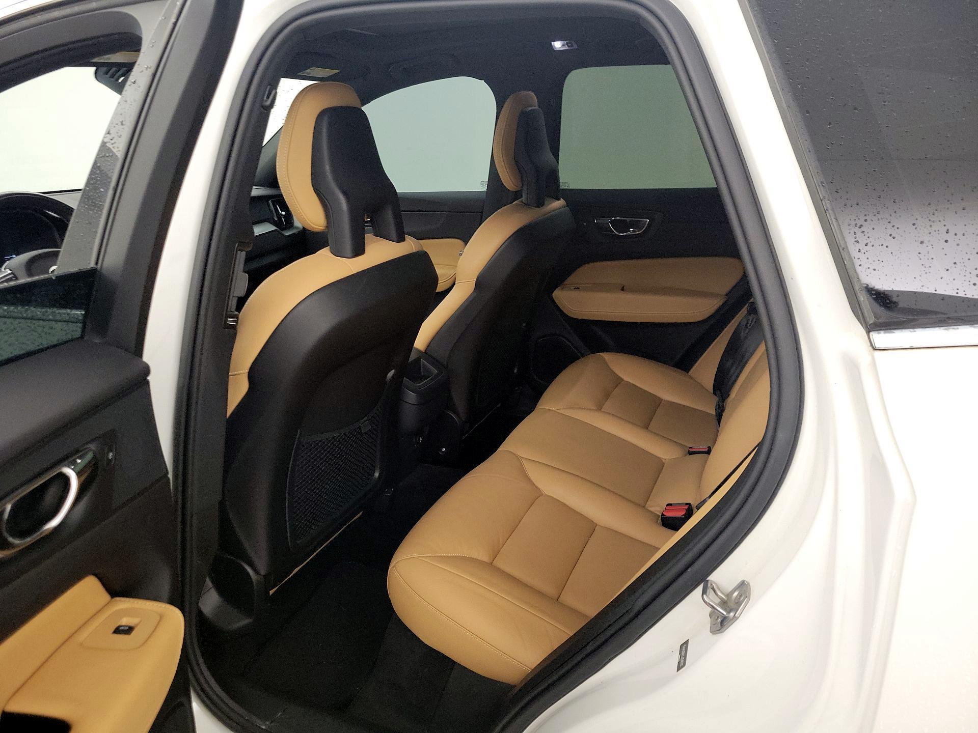 Thumbnail: 2018 Volvo XC60 - 20