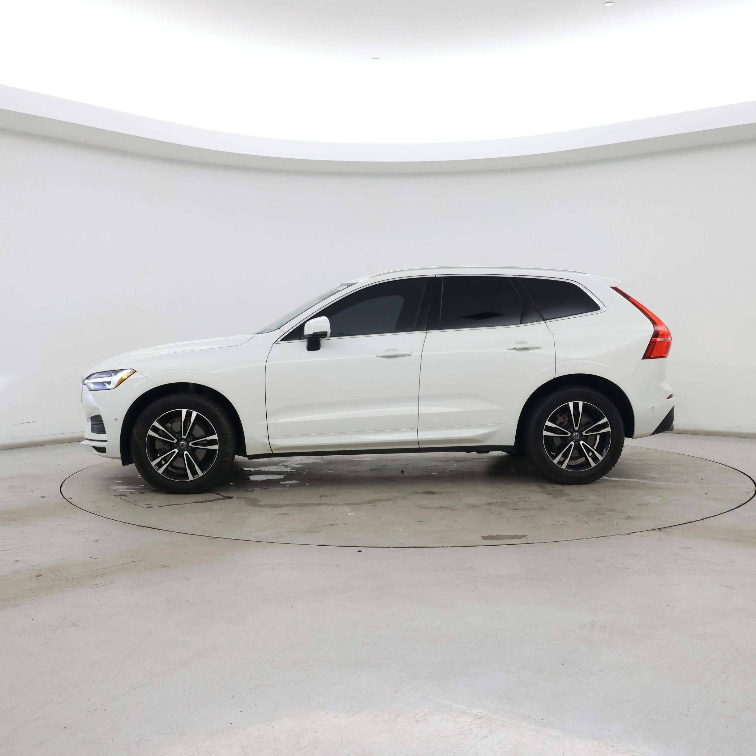Thumbnail: 2018 Volvo XC60 - 3