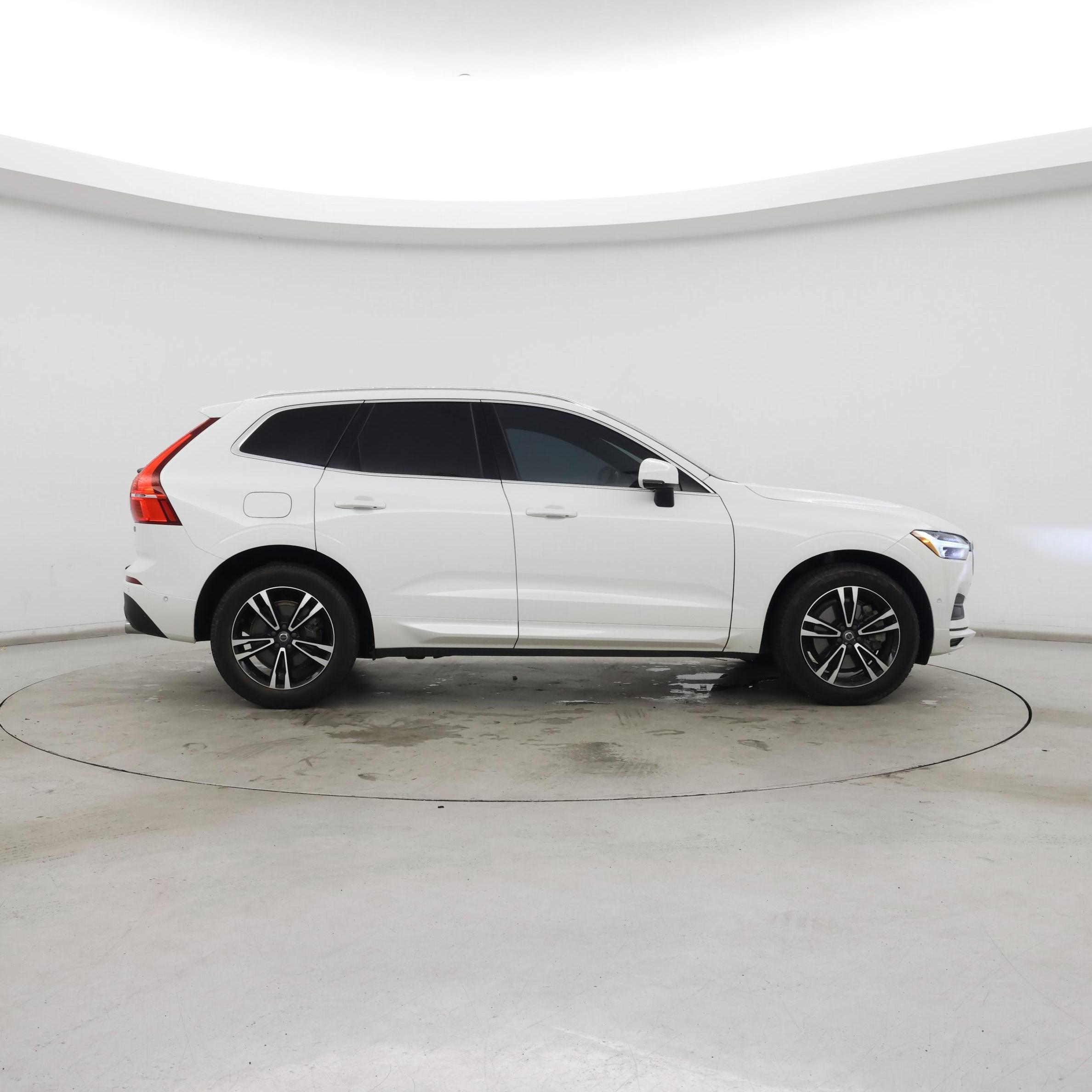 Thumbnail: 2018 Volvo XC60 - 7