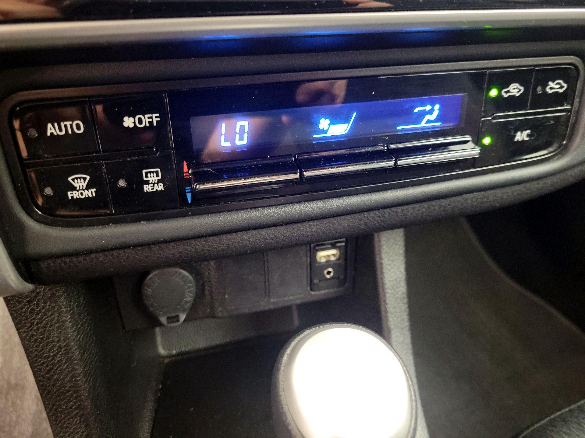 Thumbnail: 2019 Toyota Corolla - 16