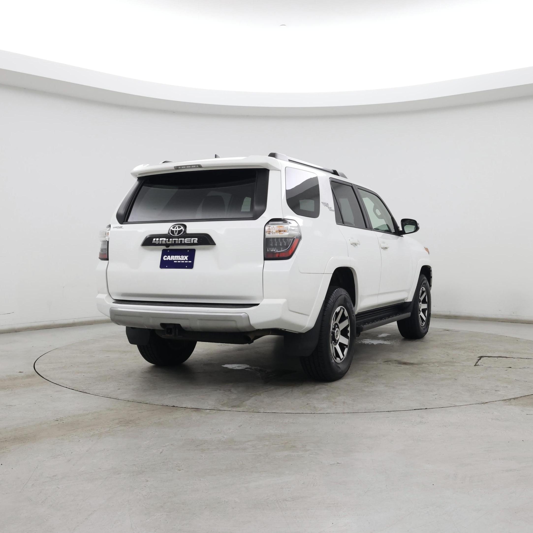 Thumbnail: 2022 Toyota 4Runner - 8