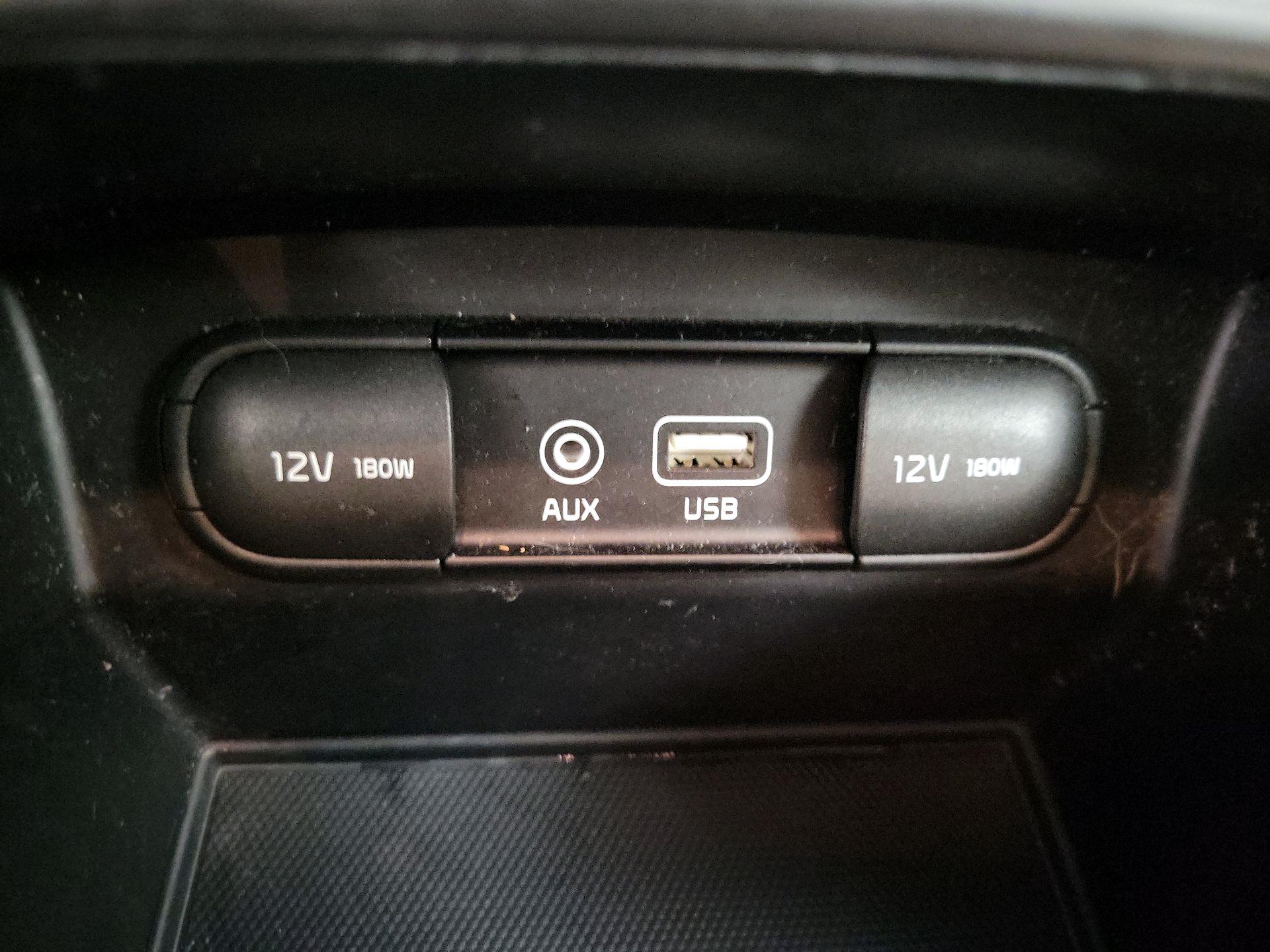 Thumbnail: 2018 Kia Sorento - 18