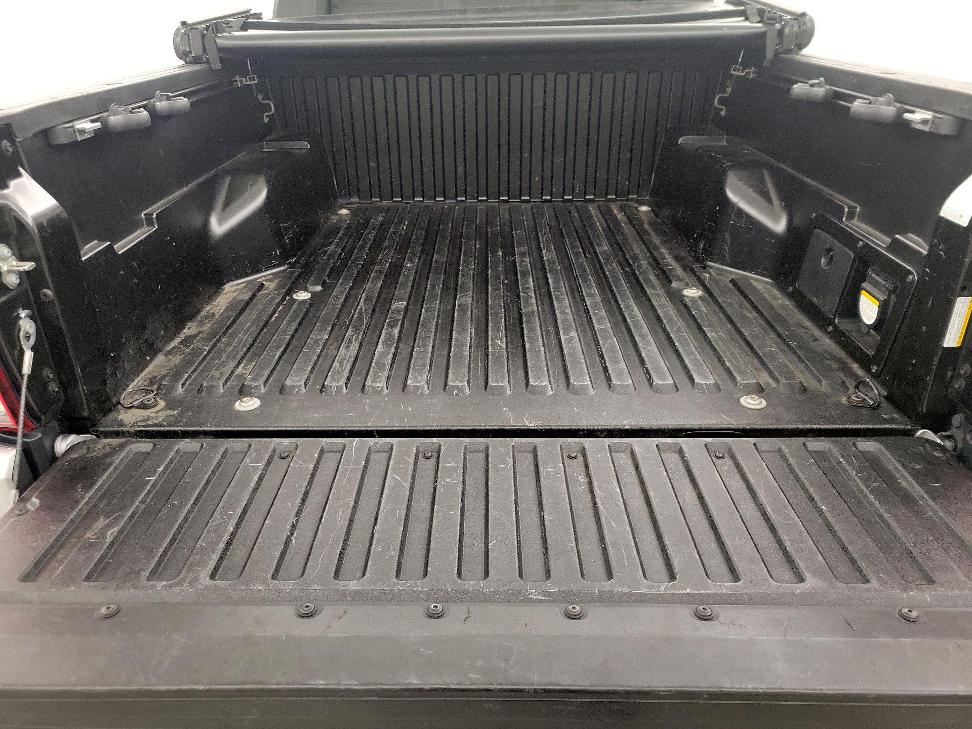 Thumbnail: 2019 Toyota Tacoma - 20