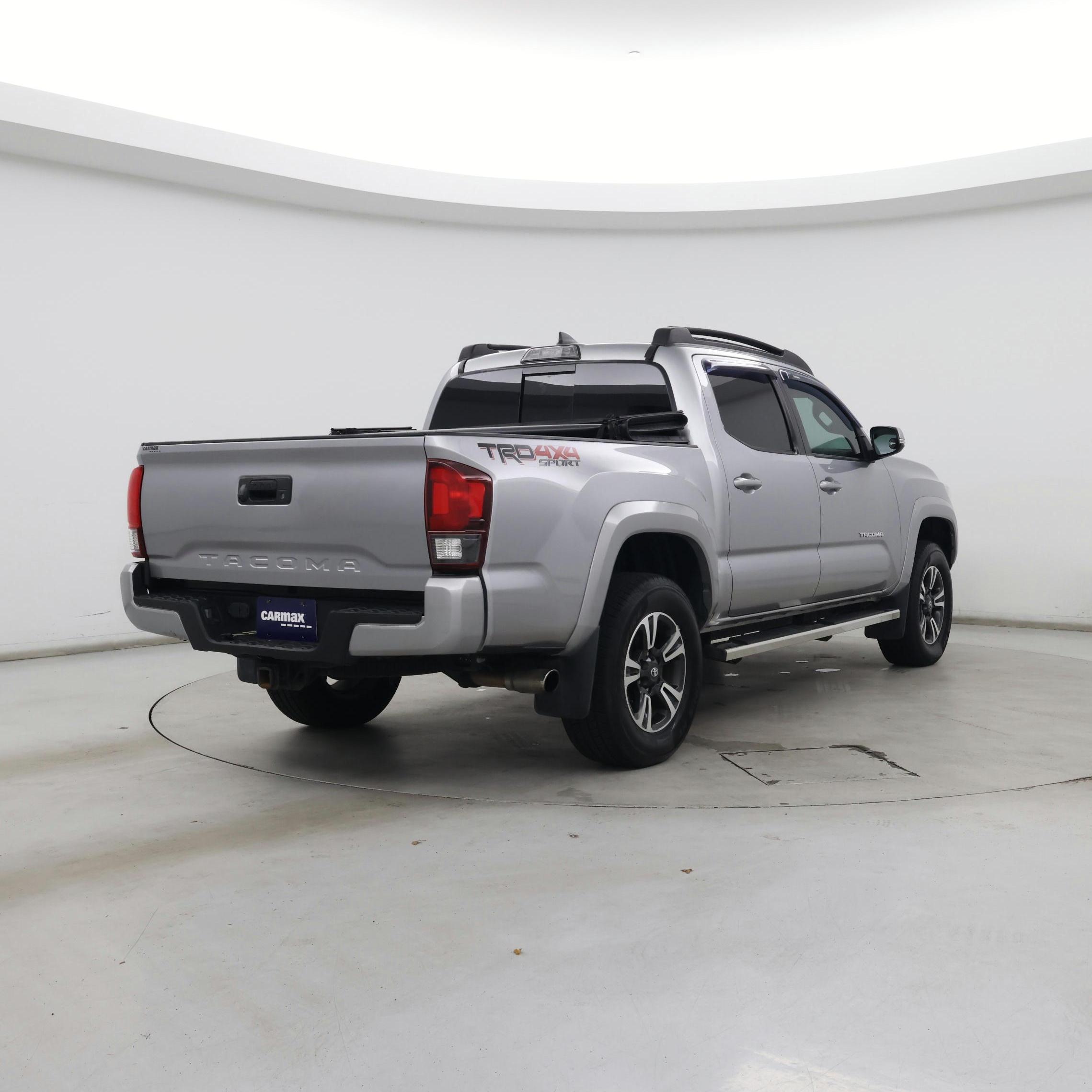 Thumbnail: 2019 Toyota Tacoma - 8