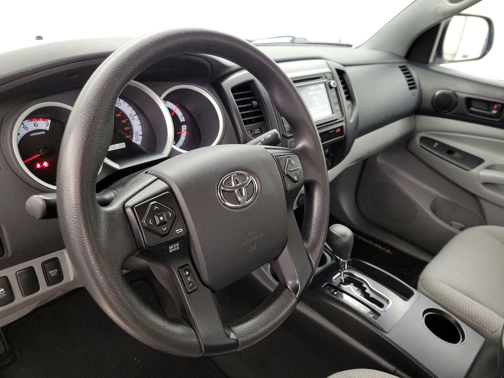 Thumbnail: 2015 Toyota Tacoma - 9