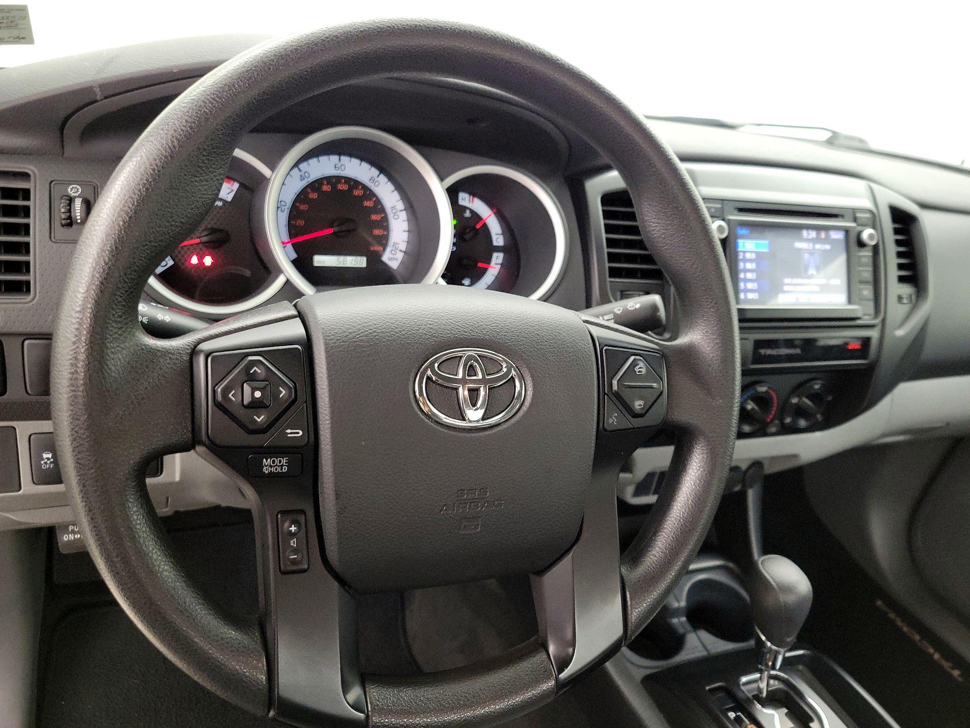 Thumbnail: 2015 Toyota Tacoma - 10