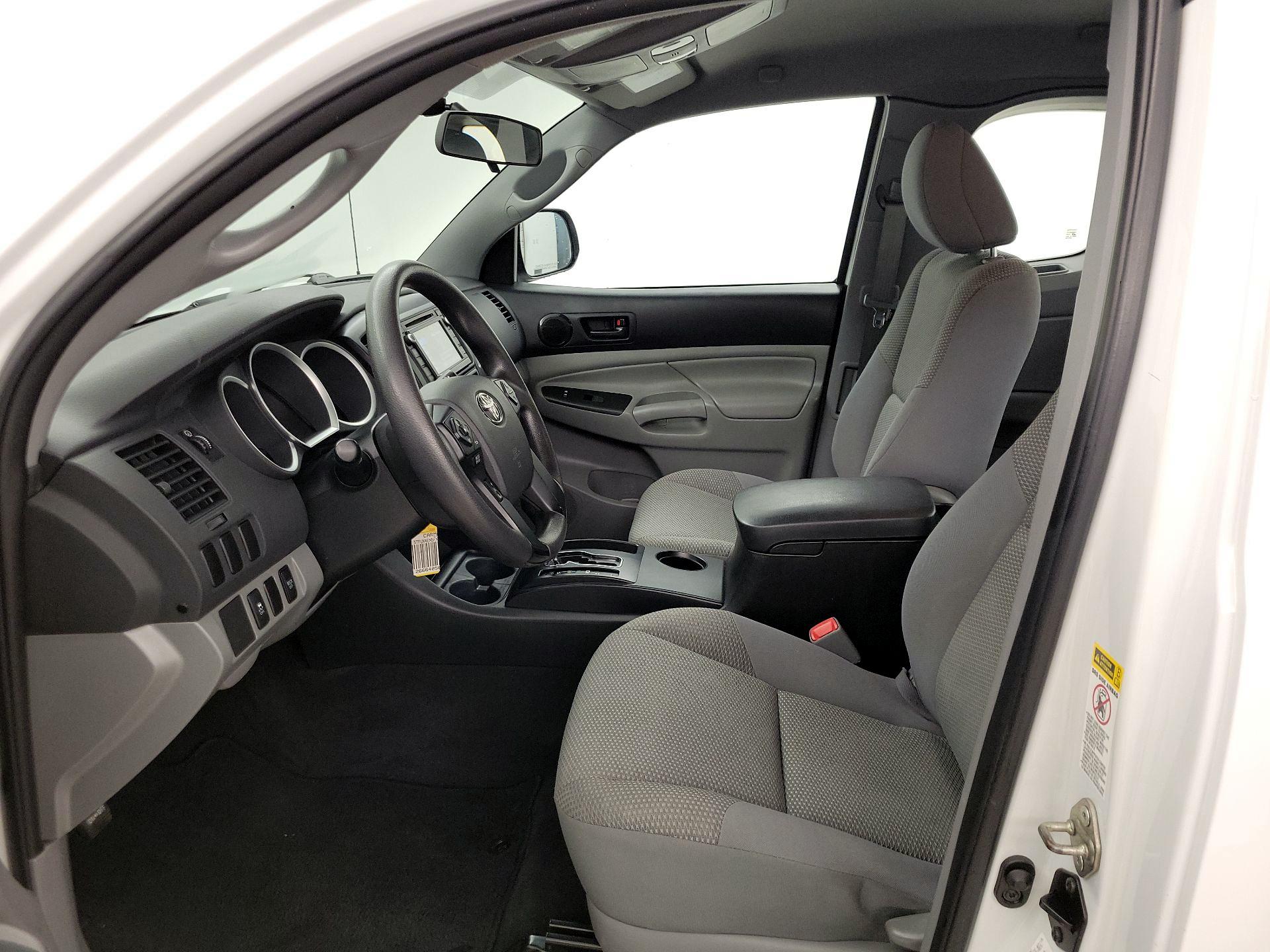 Thumbnail: 2015 Toyota Tacoma - 11