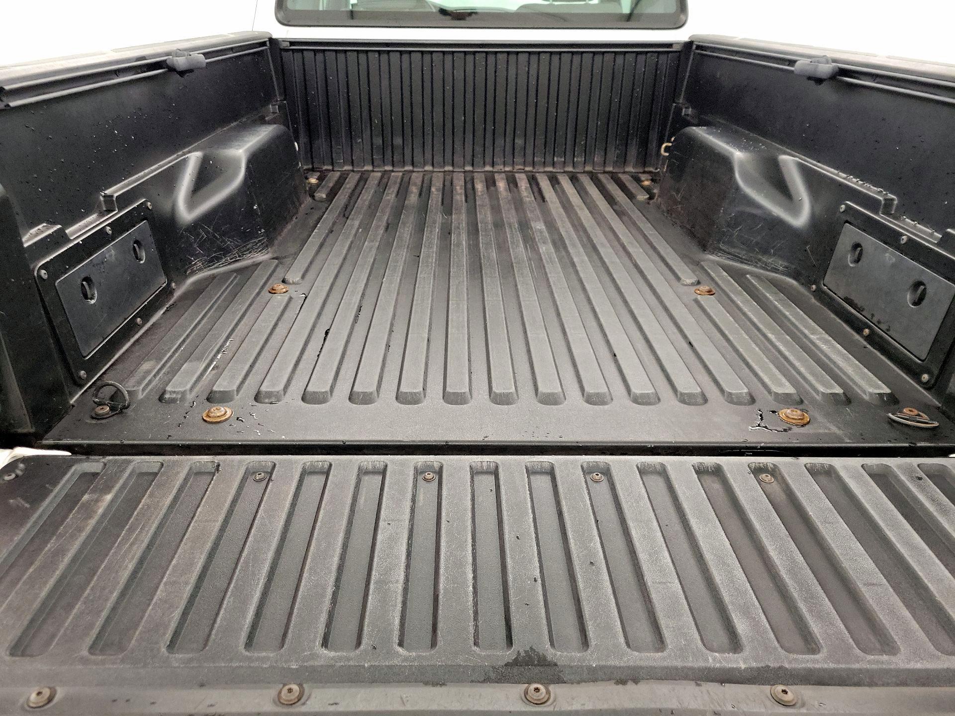 Thumbnail: 2015 Toyota Tacoma - 18