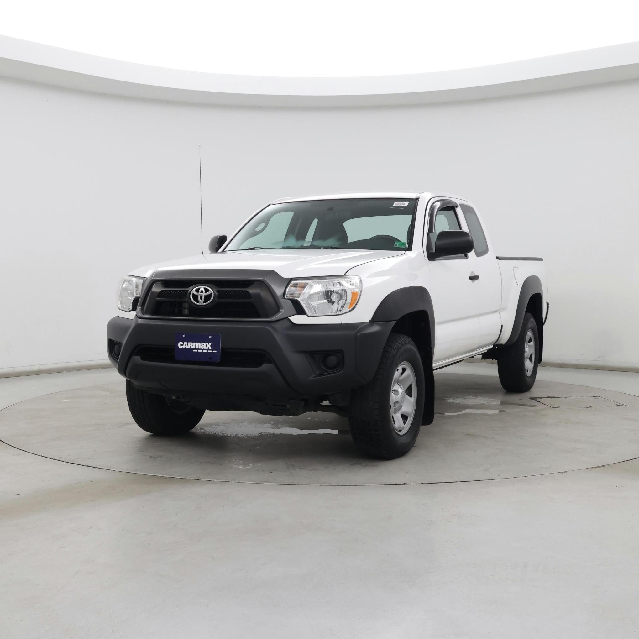 Thumbnail: 2015 Toyota Tacoma - 4