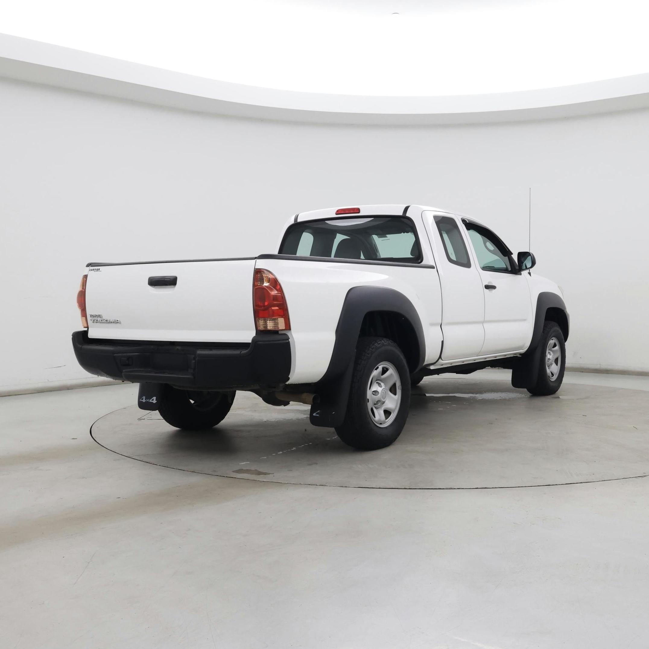 Thumbnail: 2015 Toyota Tacoma - 8