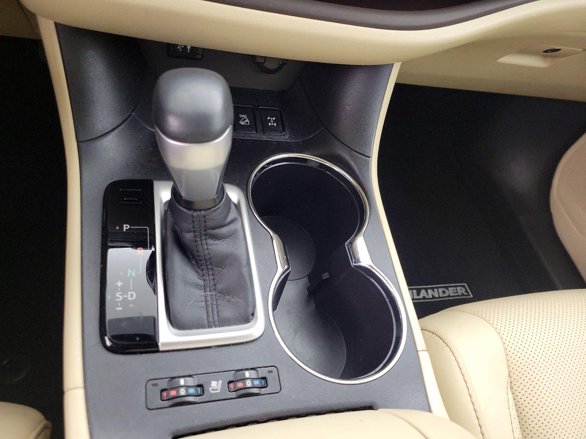 Thumbnail: 2016 Toyota Highlander - 18
