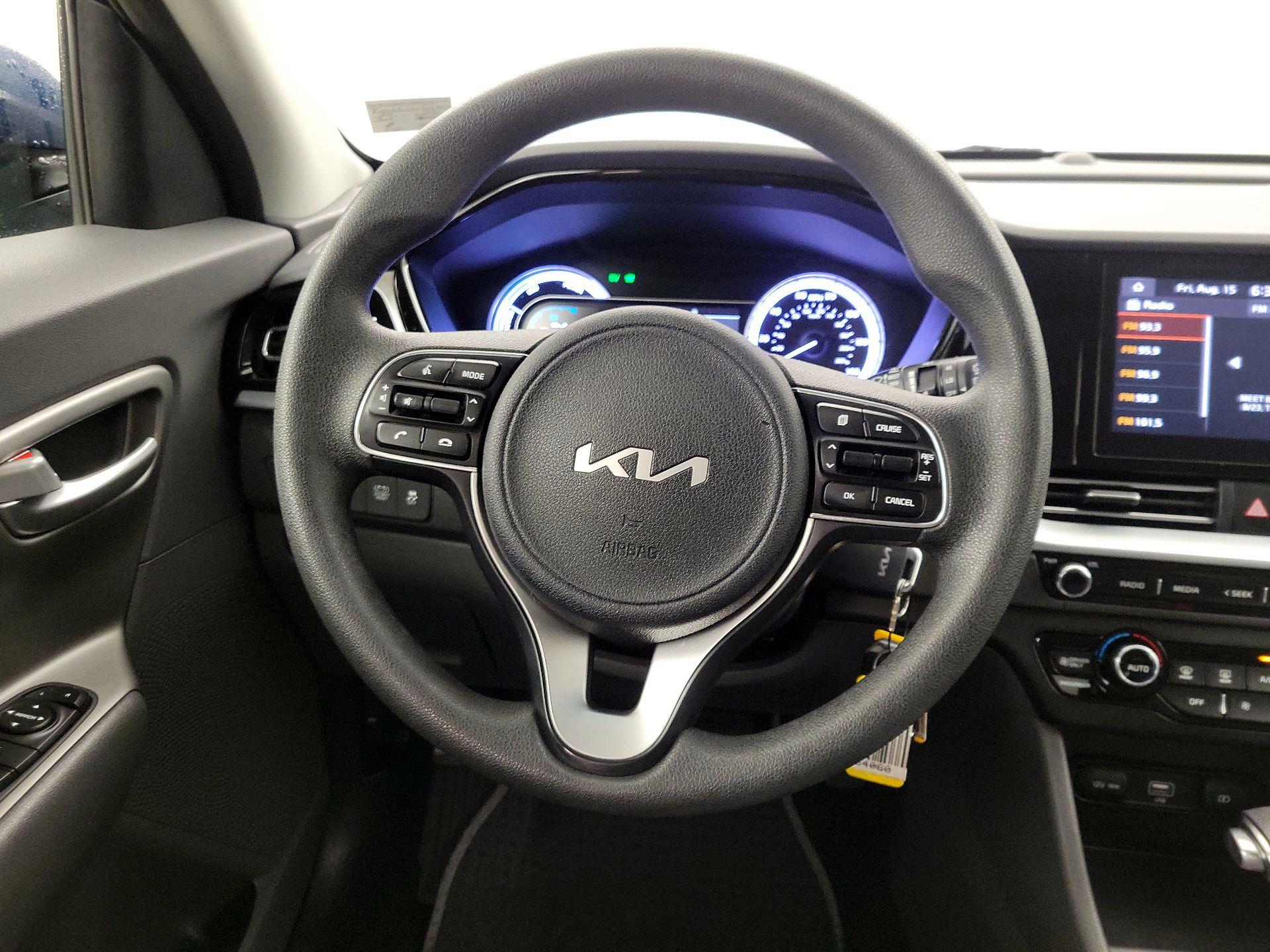 Thumbnail: 2022 Kia Niro - 10