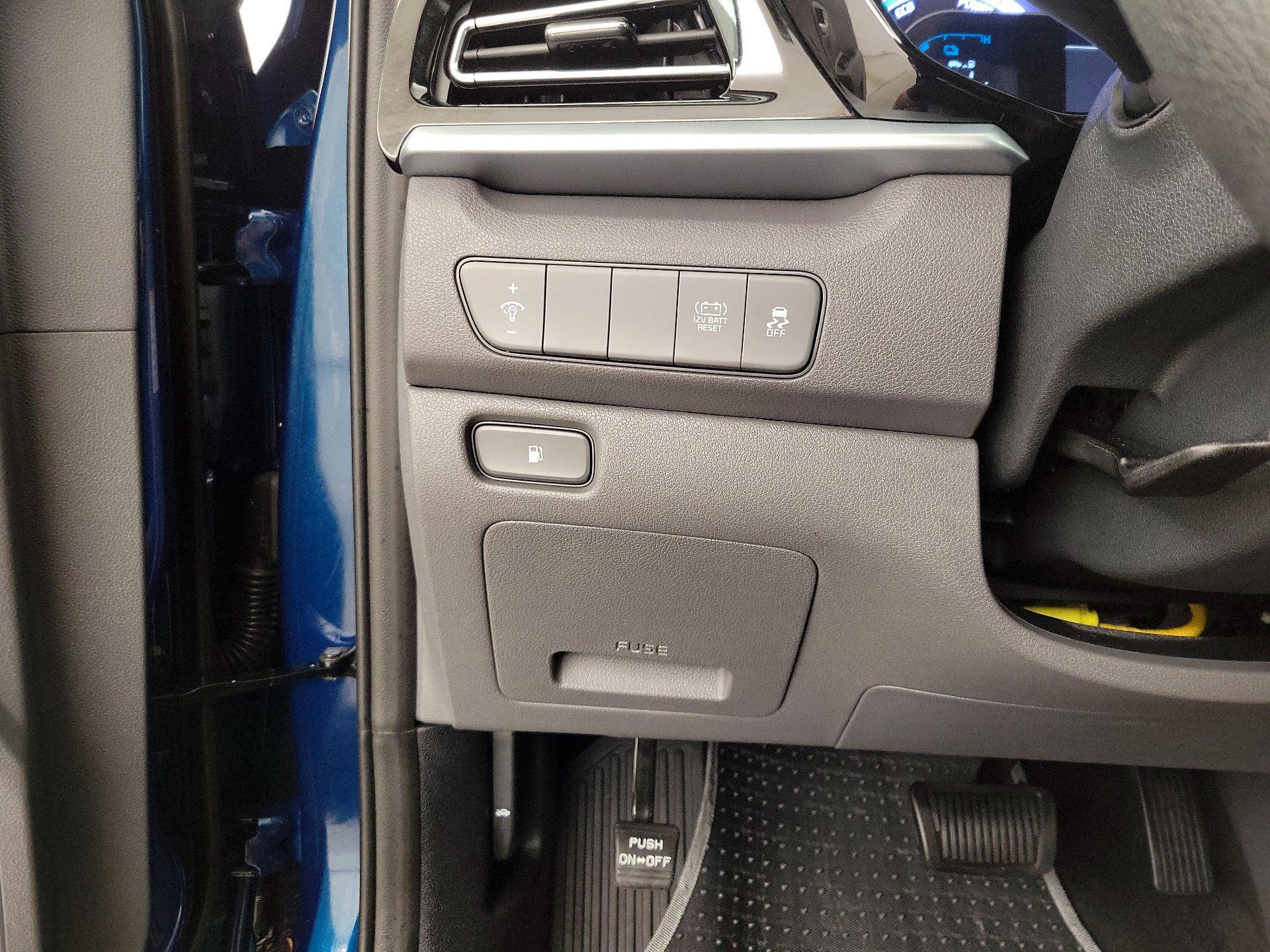 Thumbnail: 2022 Kia Niro - 13